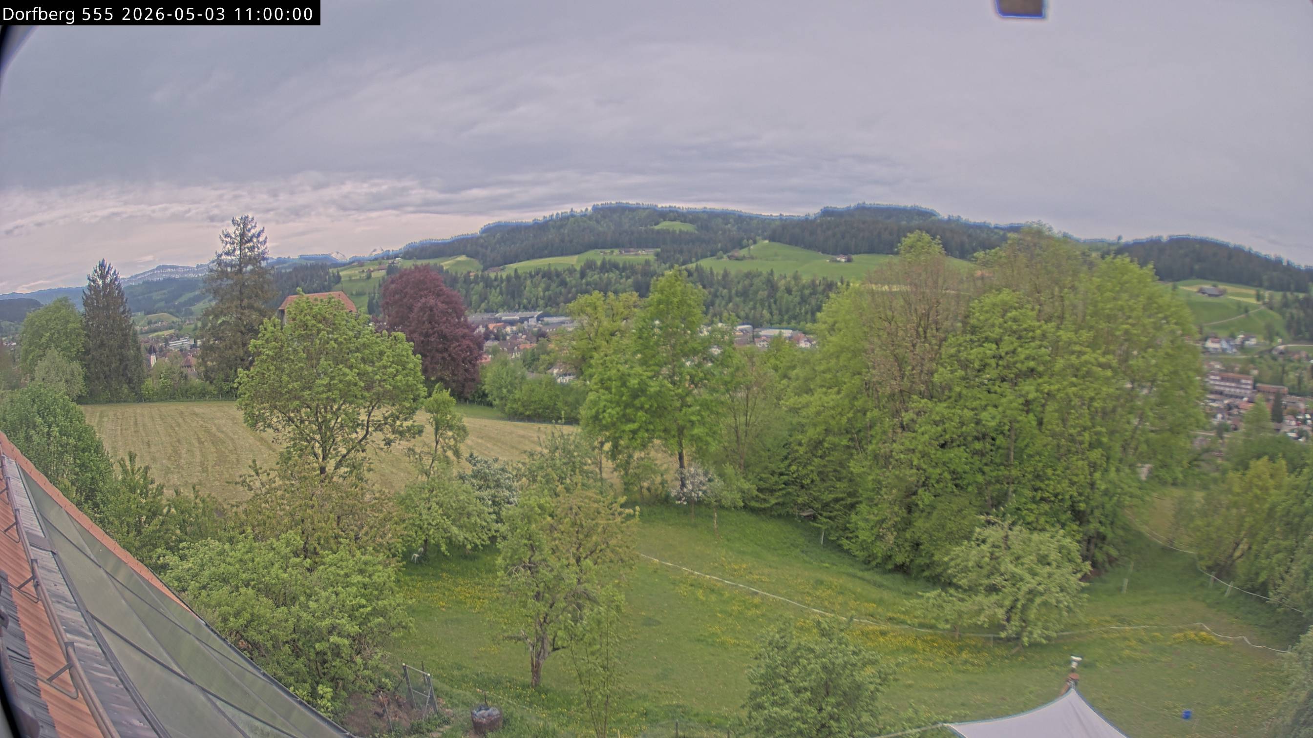 Webcam-Bild: Aussicht vom Dorfberg in Langnau 20260503-110000