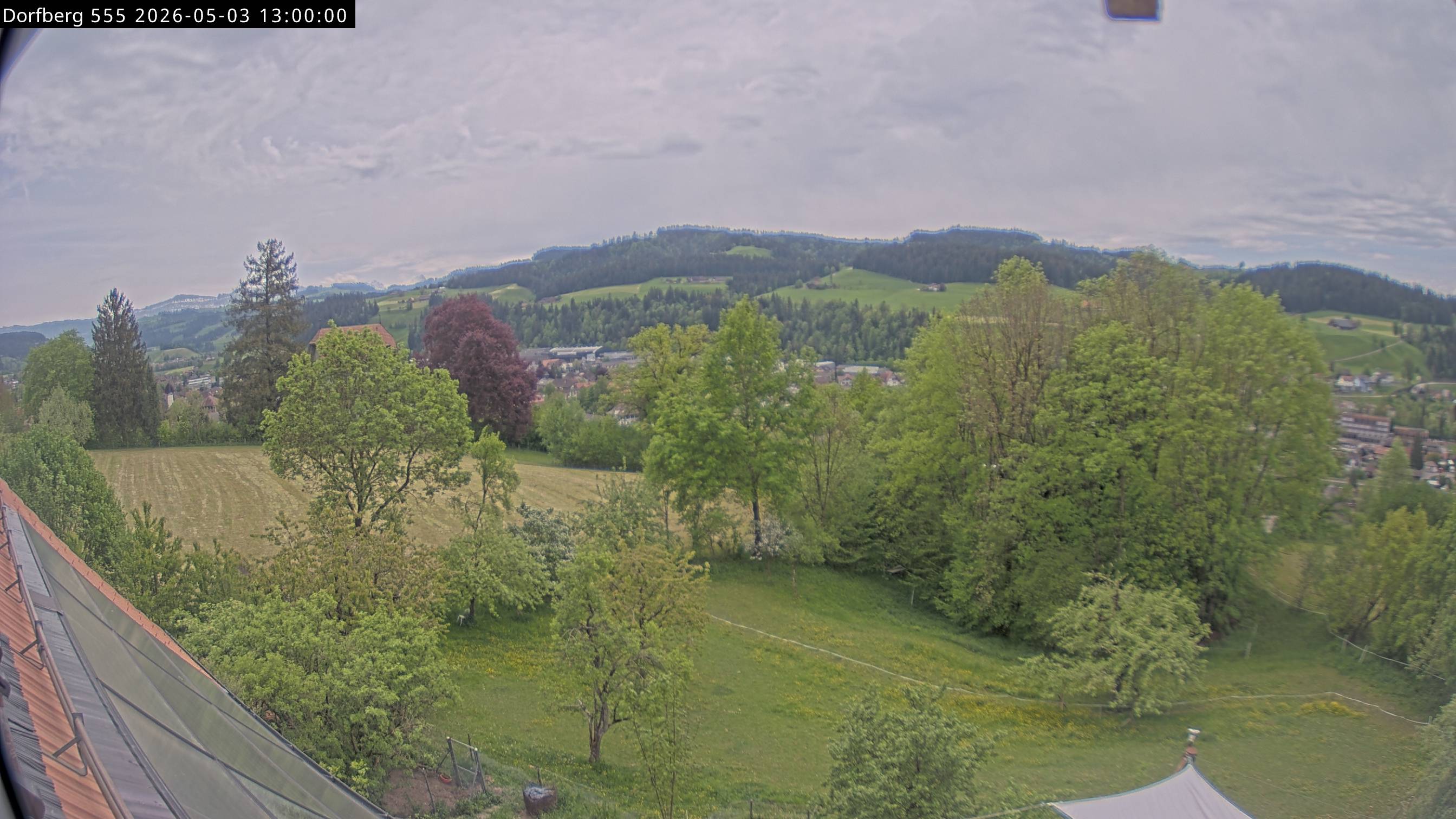 Webcam-Bild: Aussicht vom Dorfberg in Langnau 20260503-130000