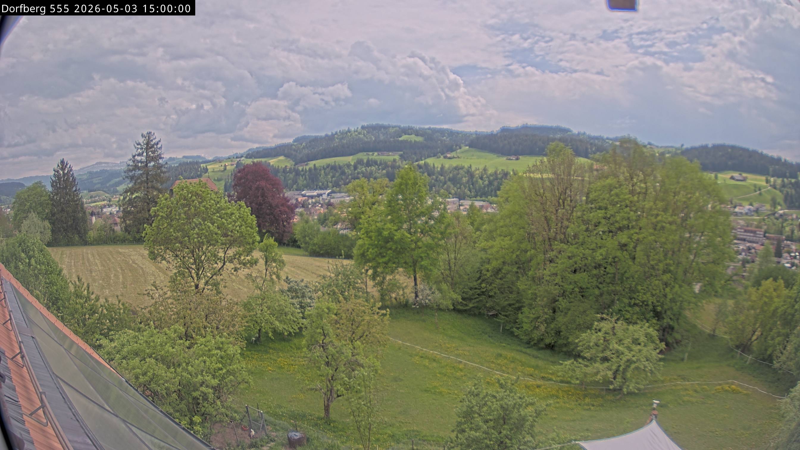 Webcam-Bild: Aussicht vom Dorfberg in Langnau 20260503-150000
