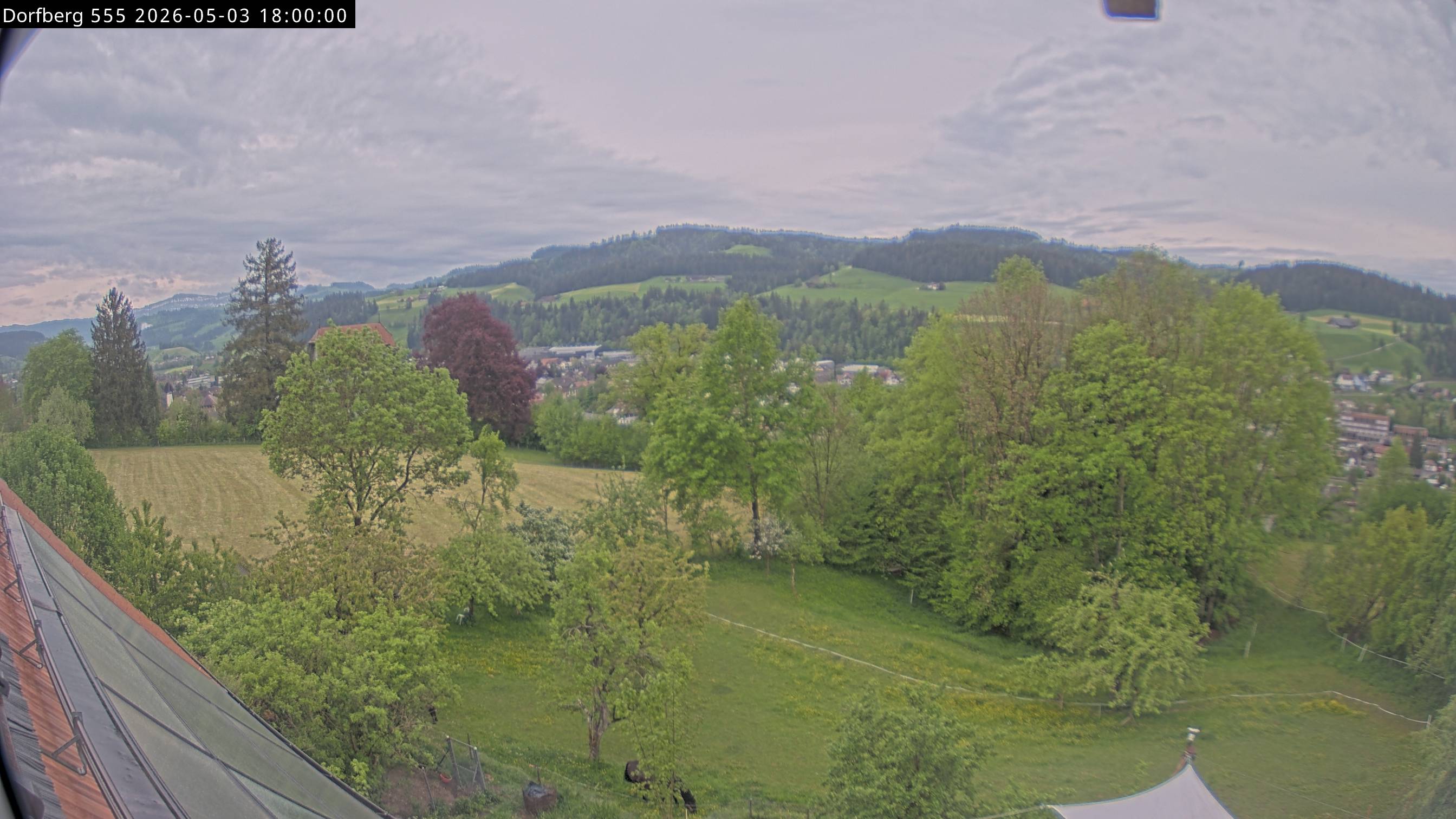 Webcam-Bild: Aussicht vom Dorfberg in Langnau 20260503-180000