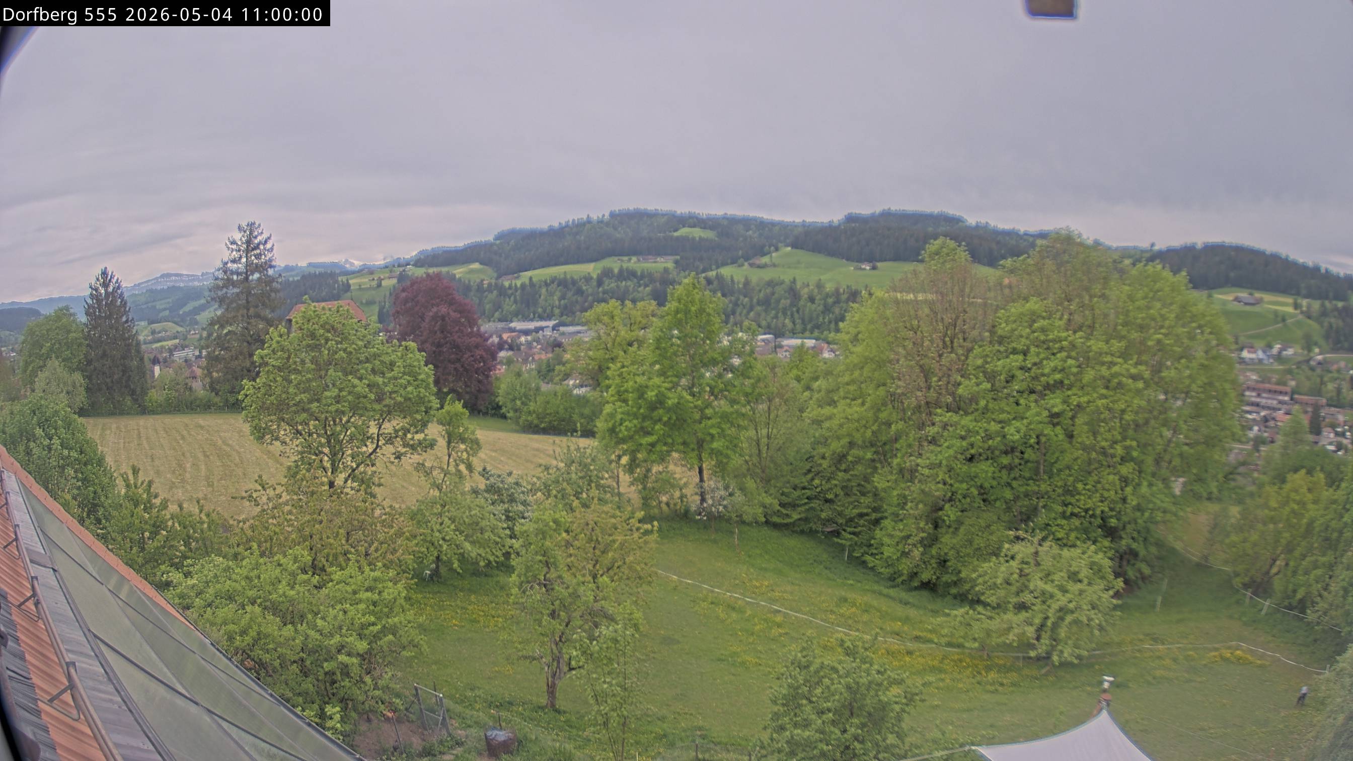 Webcam-Bild: Aussicht vom Dorfberg in Langnau 20260504-110000
