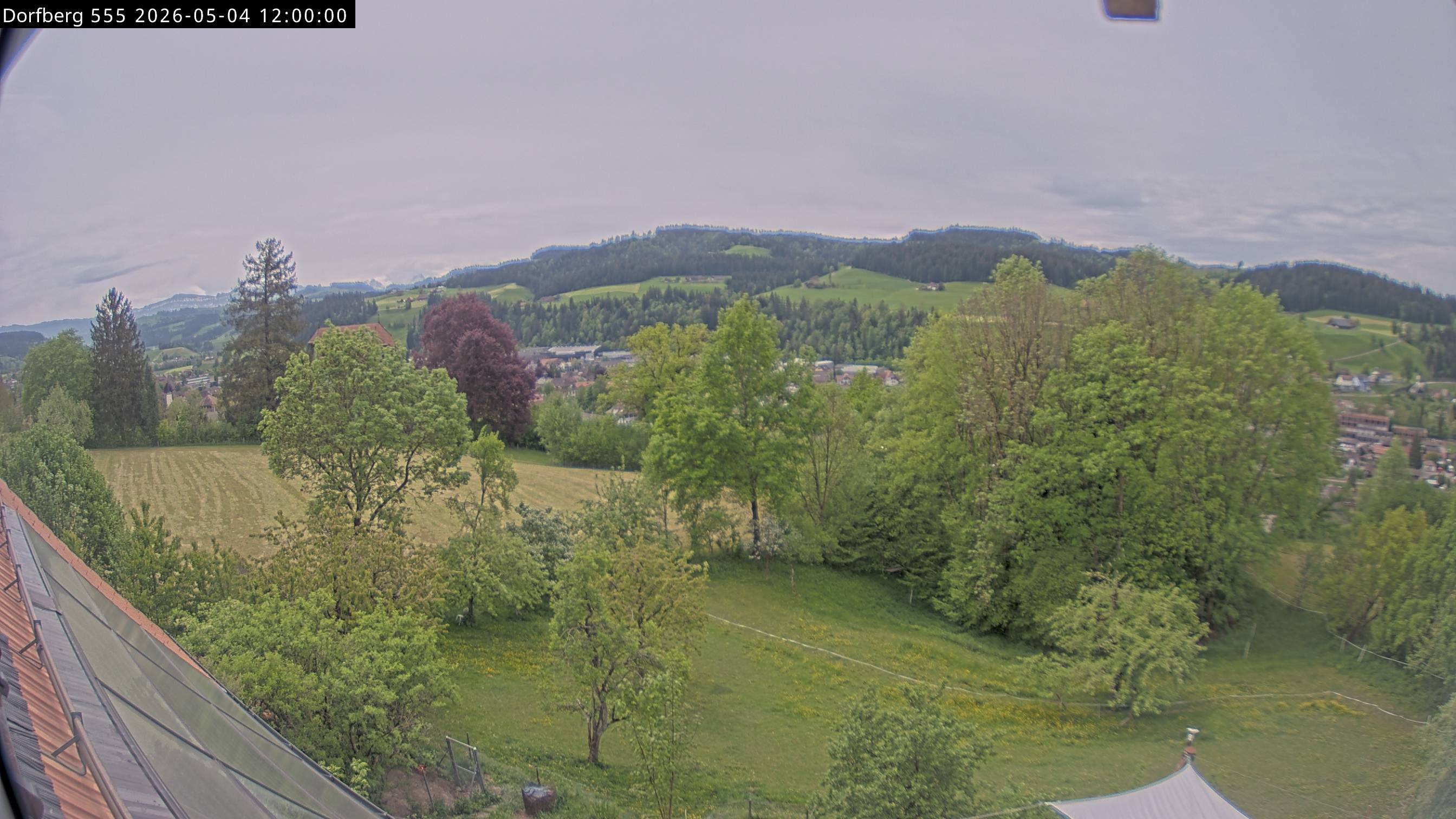 Webcam-Bild: Aussicht vom Dorfberg in Langnau 20260504-120000