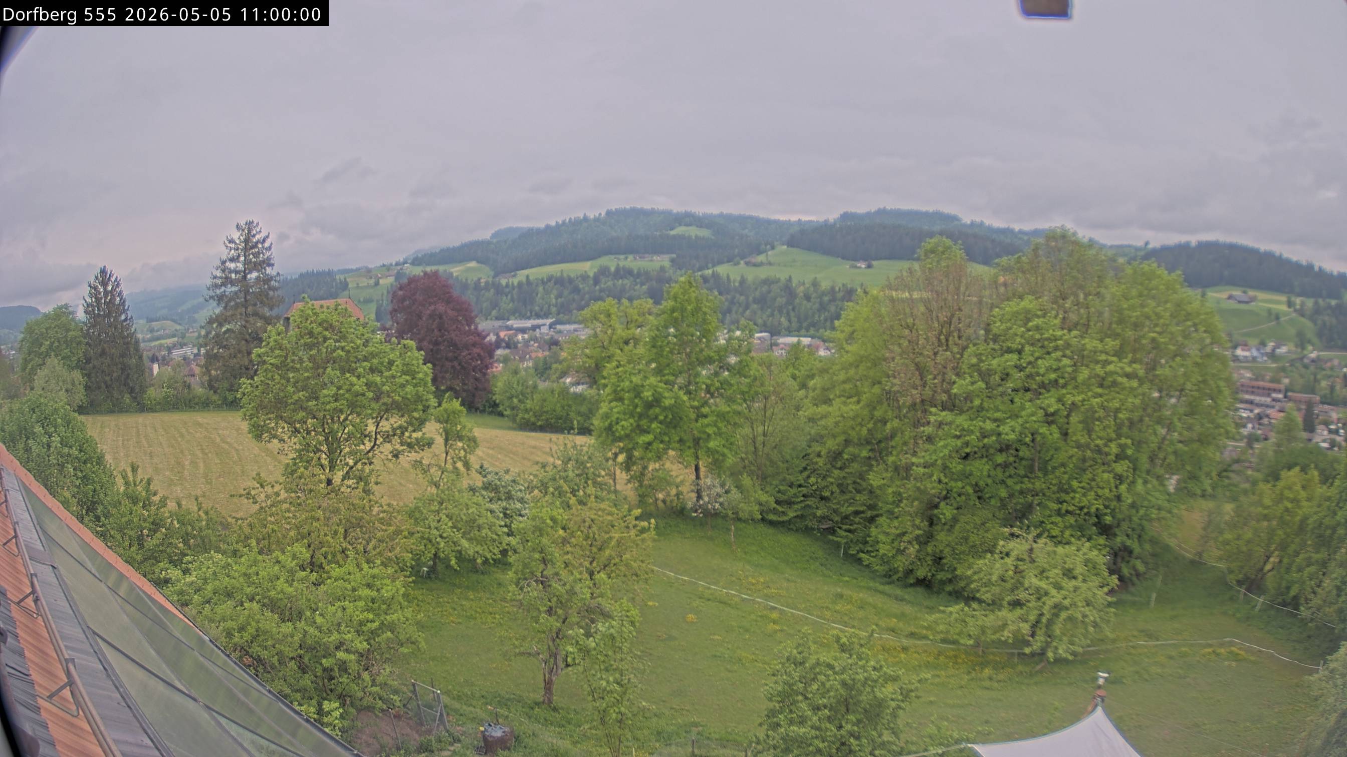 Webcam-Bild: Aussicht vom Dorfberg in Langnau 20260505-110000