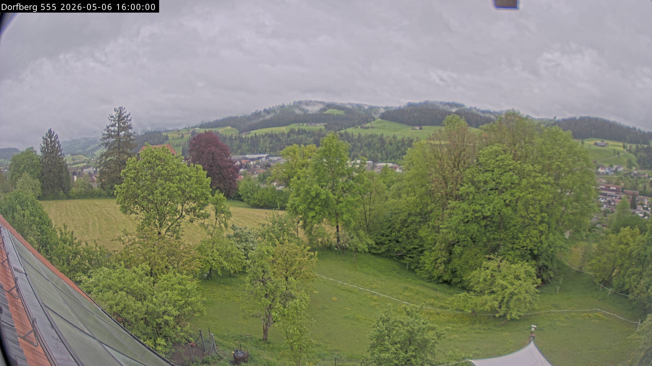 Webcam-Bild: Aussicht vom Dorfberg in Langnau 20260506-160000