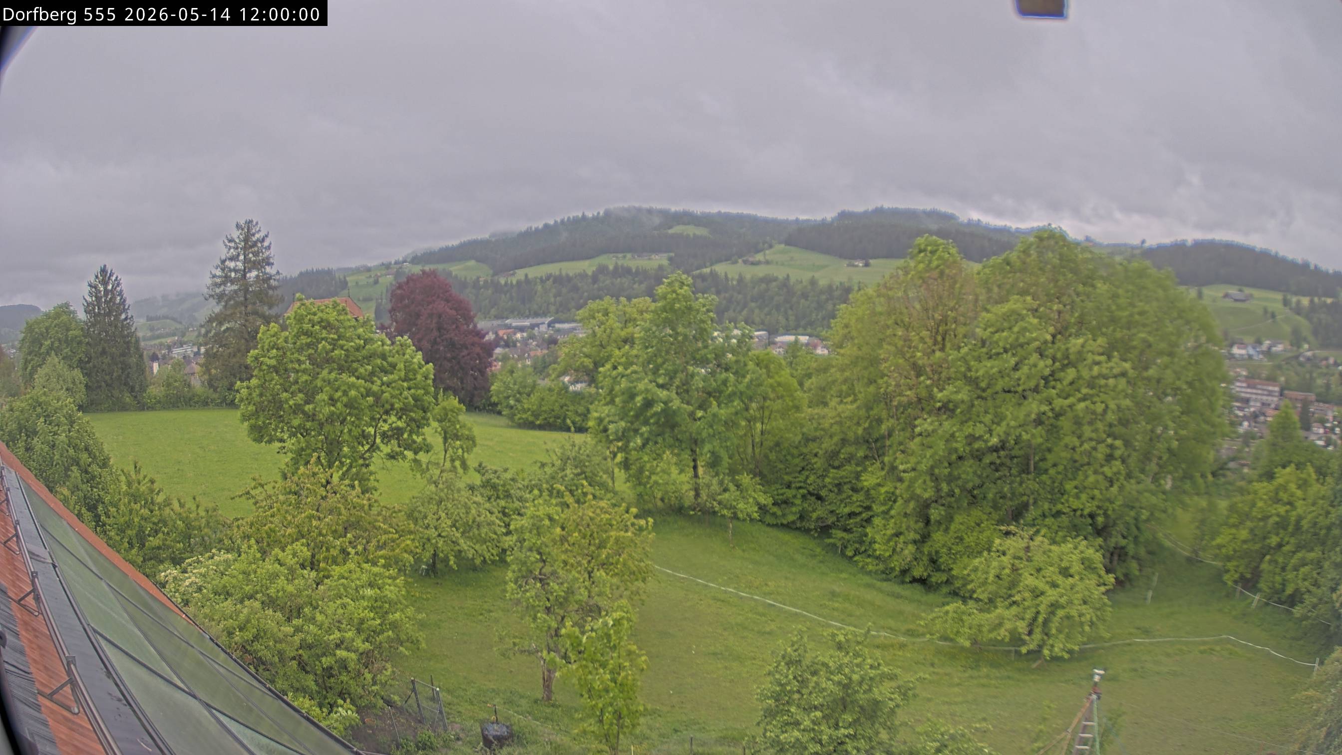 Webcam-Bild: Aussicht vom Dorfberg in Langnau 20260514-120000
