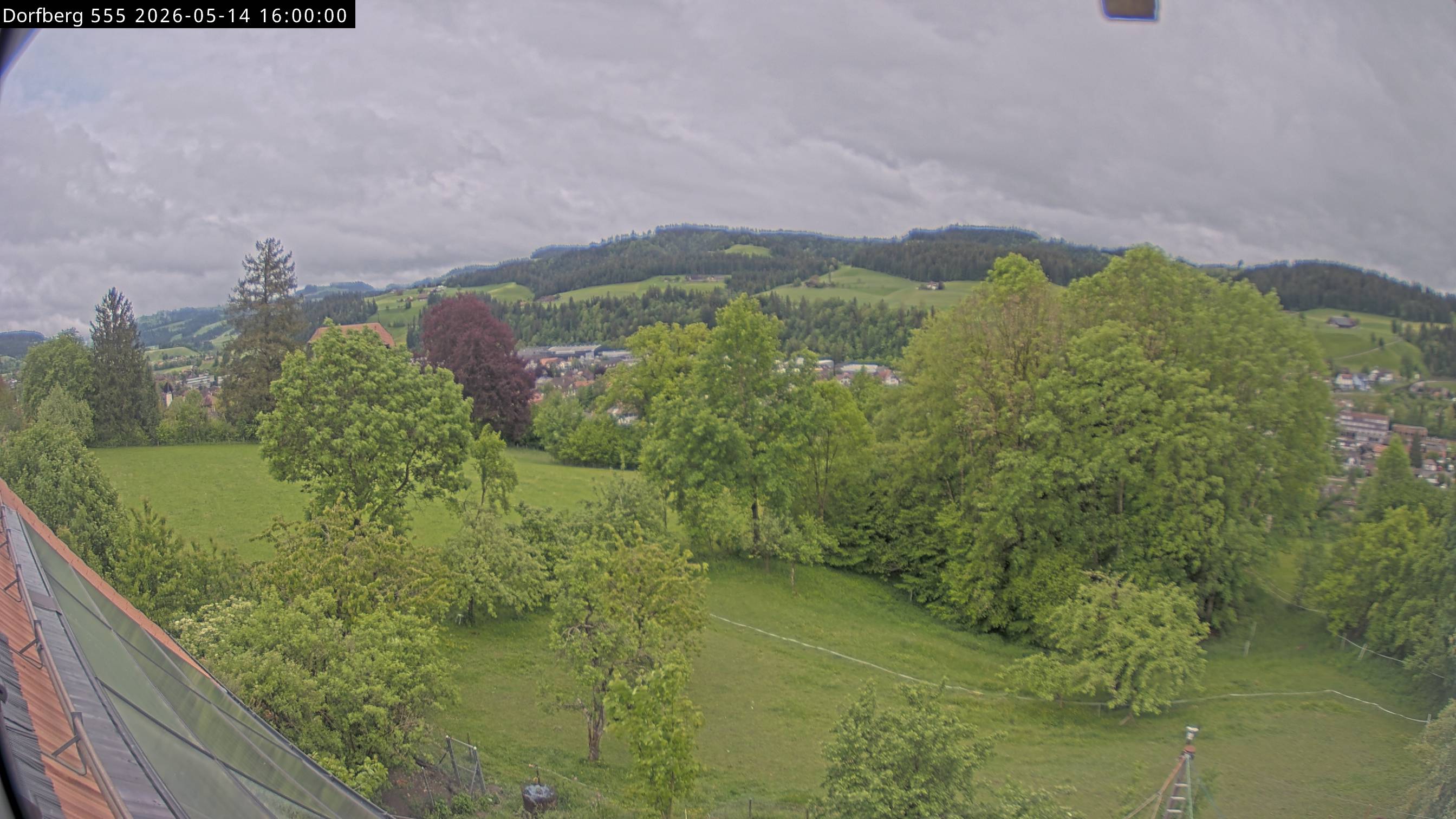 Webcam-Bild: Aussicht vom Dorfberg in Langnau 20260514-160000