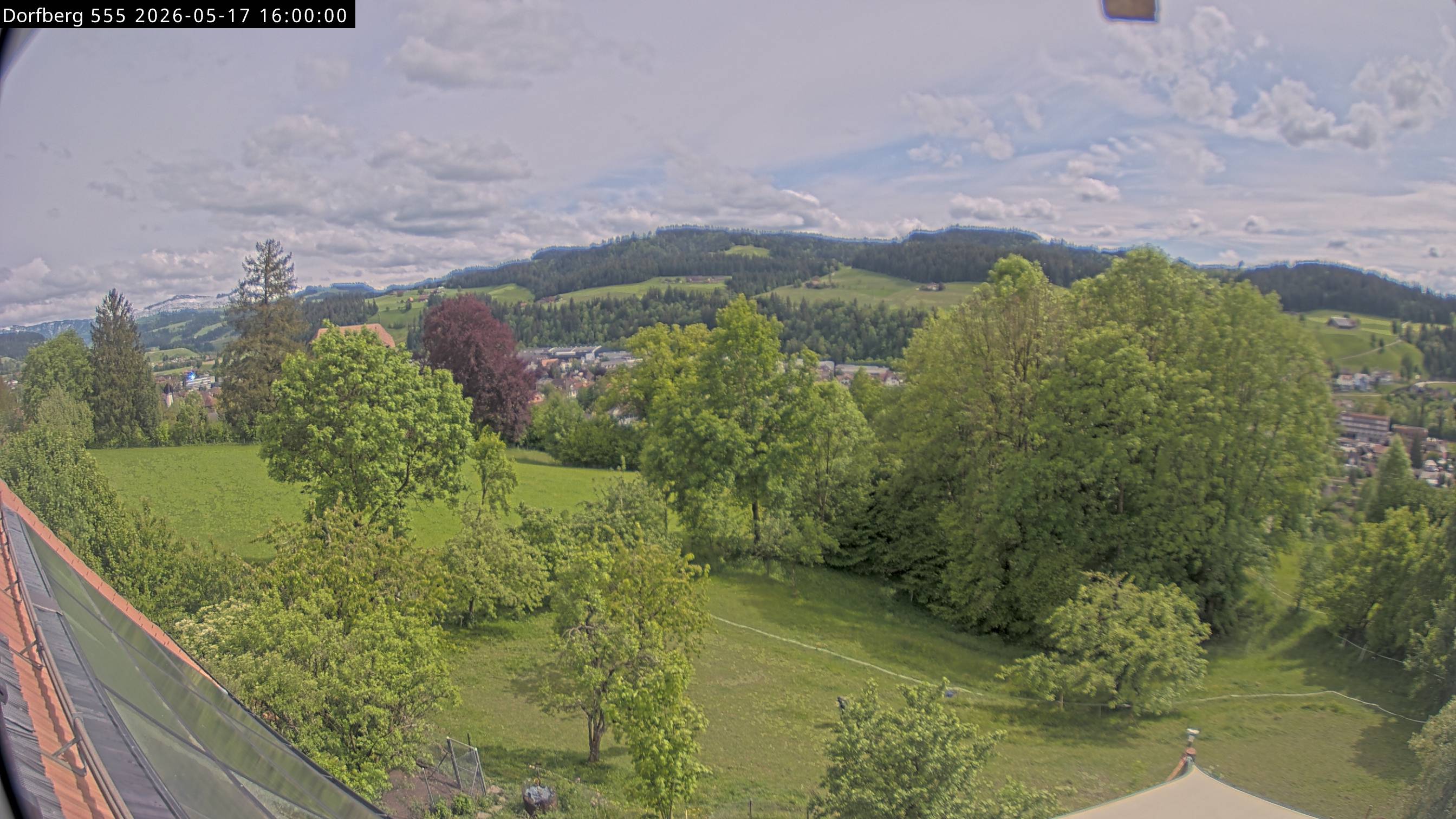 Webcam-Bild: Aussicht vom Dorfberg in Langnau 20260517-160000