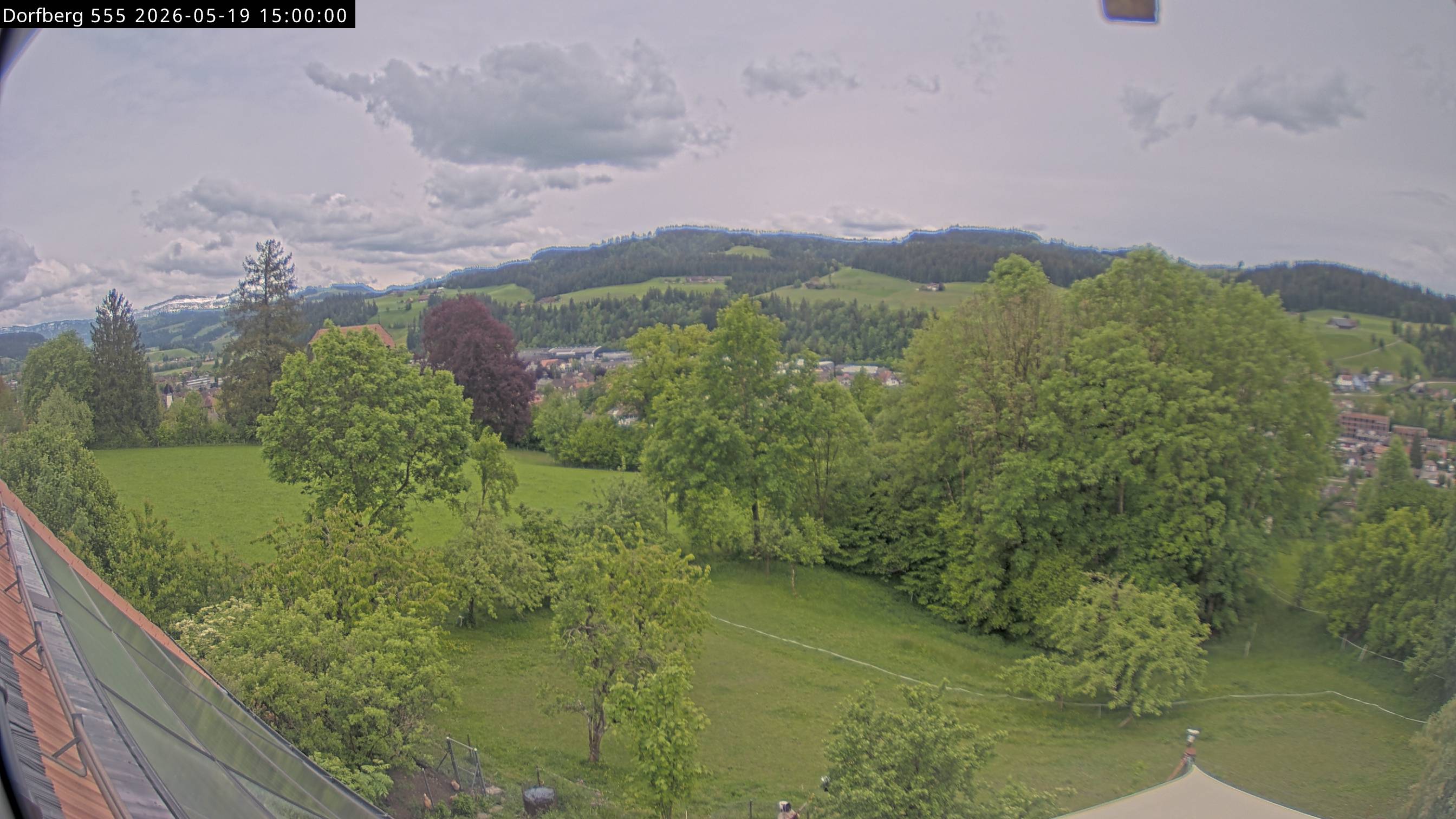 Webcam-Bild: Aussicht vom Dorfberg in Langnau 20260519-150000