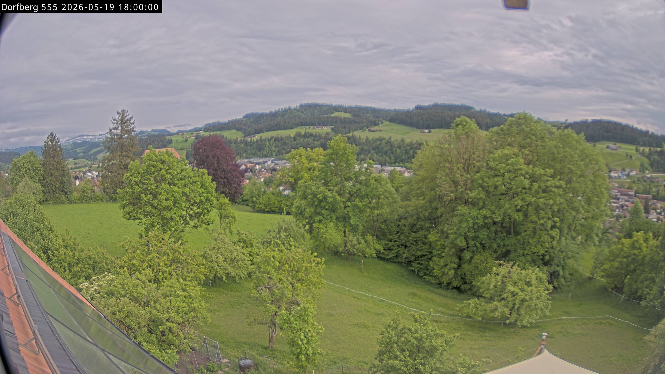 Webcam-Bild: Aussicht vom Dorfberg in Langnau 20260519-180000