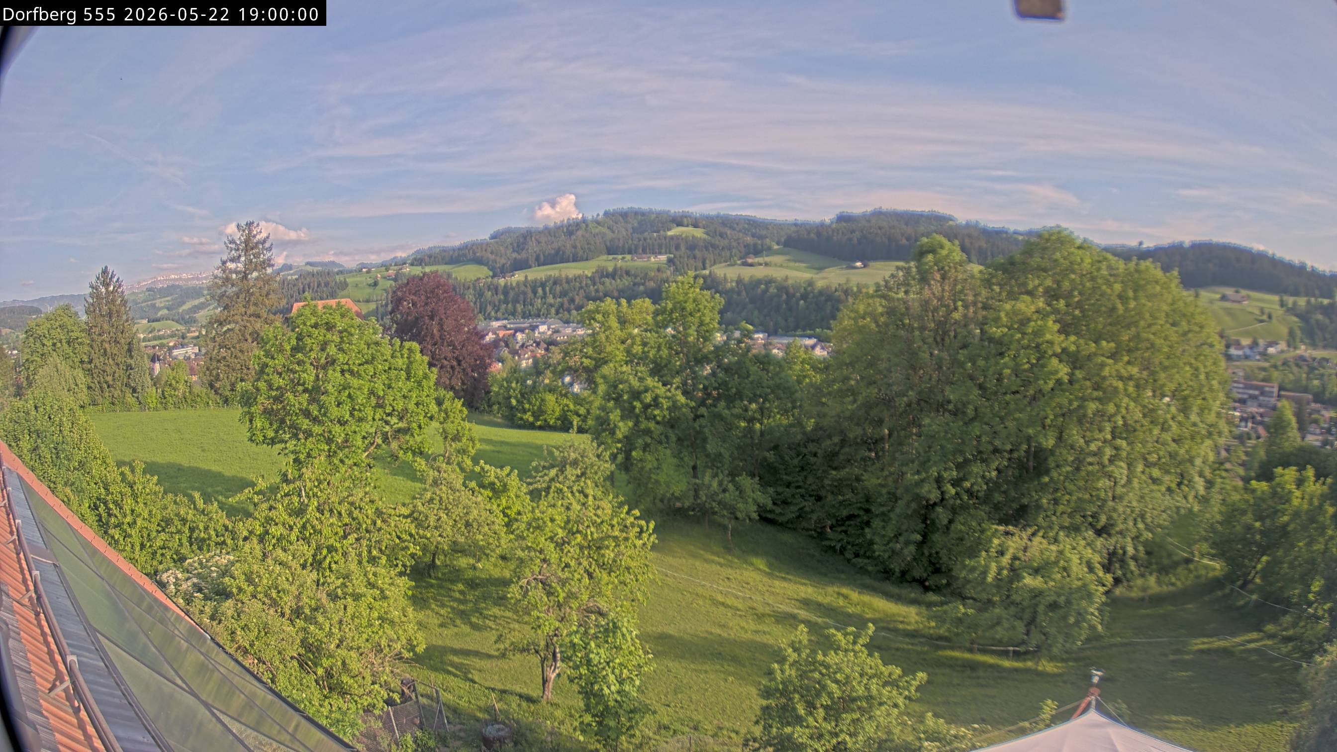 Webcam-Bild: Aussicht vom Dorfberg in Langnau 20260522-190000