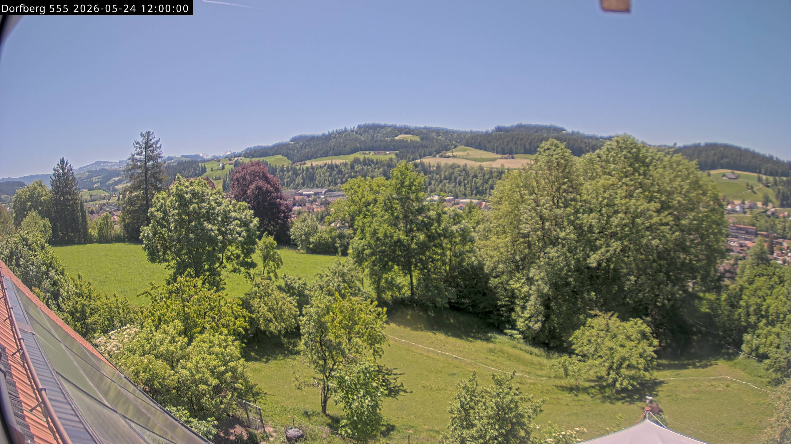 Webcam-Bild: Aussicht vom Dorfberg in Langnau 20260524-120000