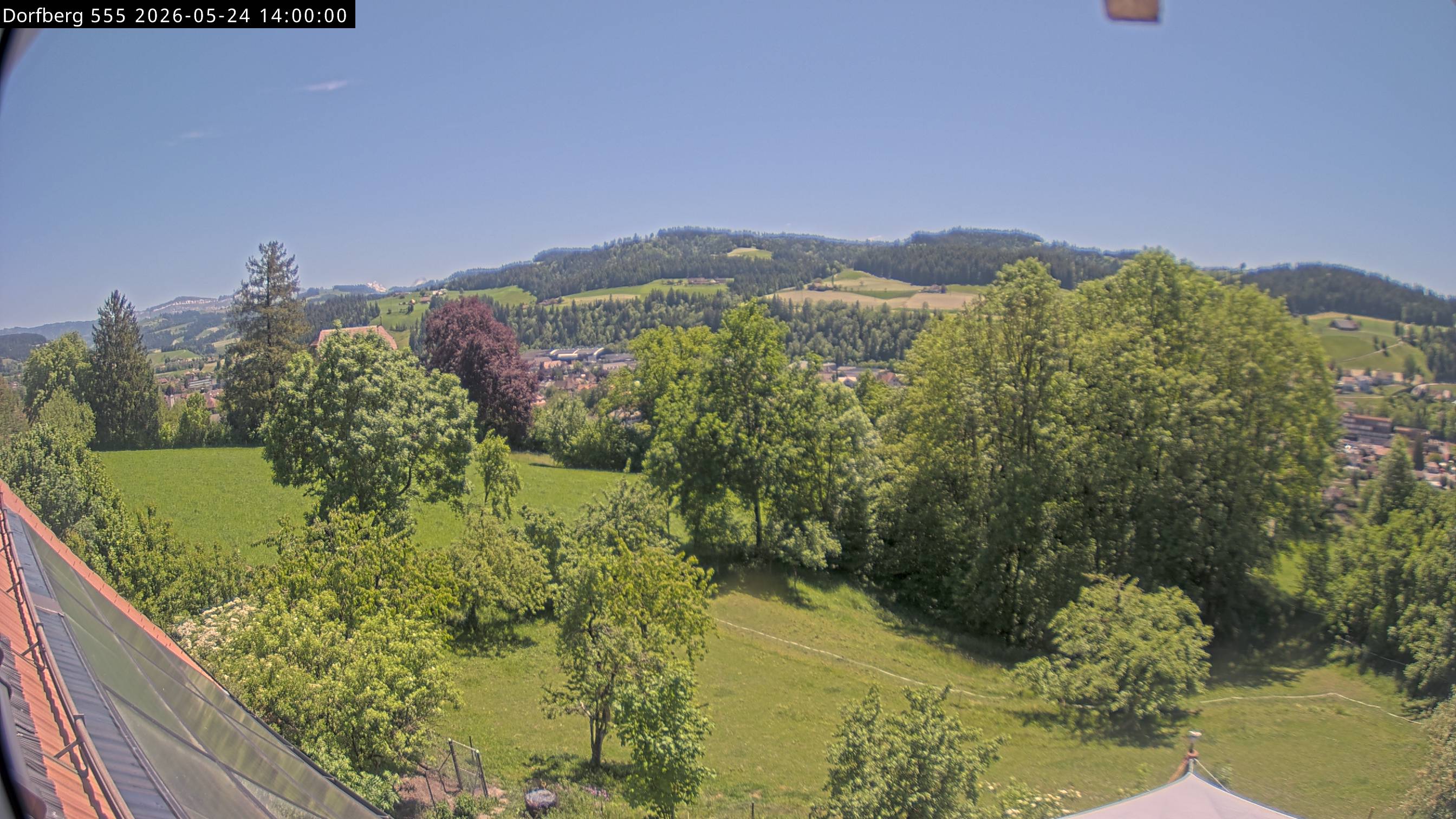 Webcam-Bild: Aussicht vom Dorfberg in Langnau 20260524-140000