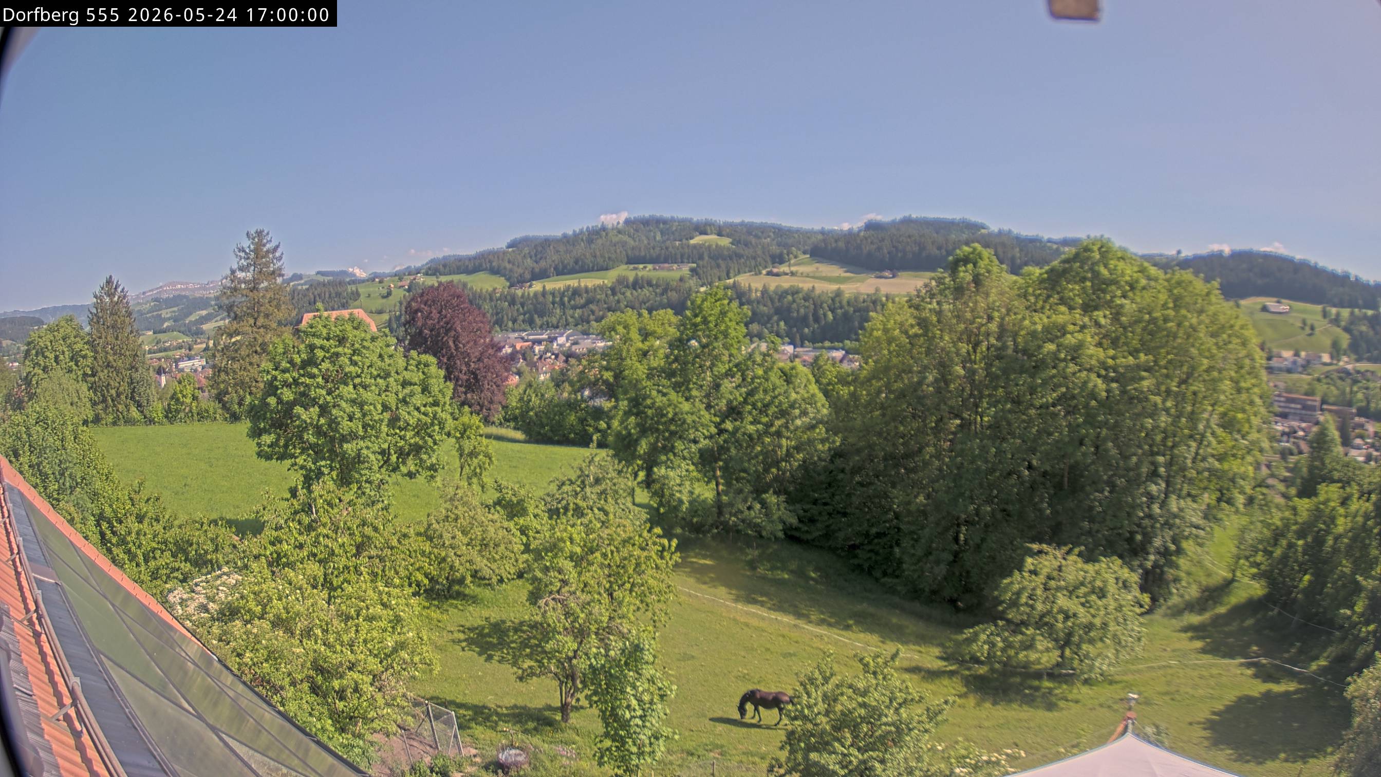 Webcam-Bild: Aussicht vom Dorfberg in Langnau 20260524-170000