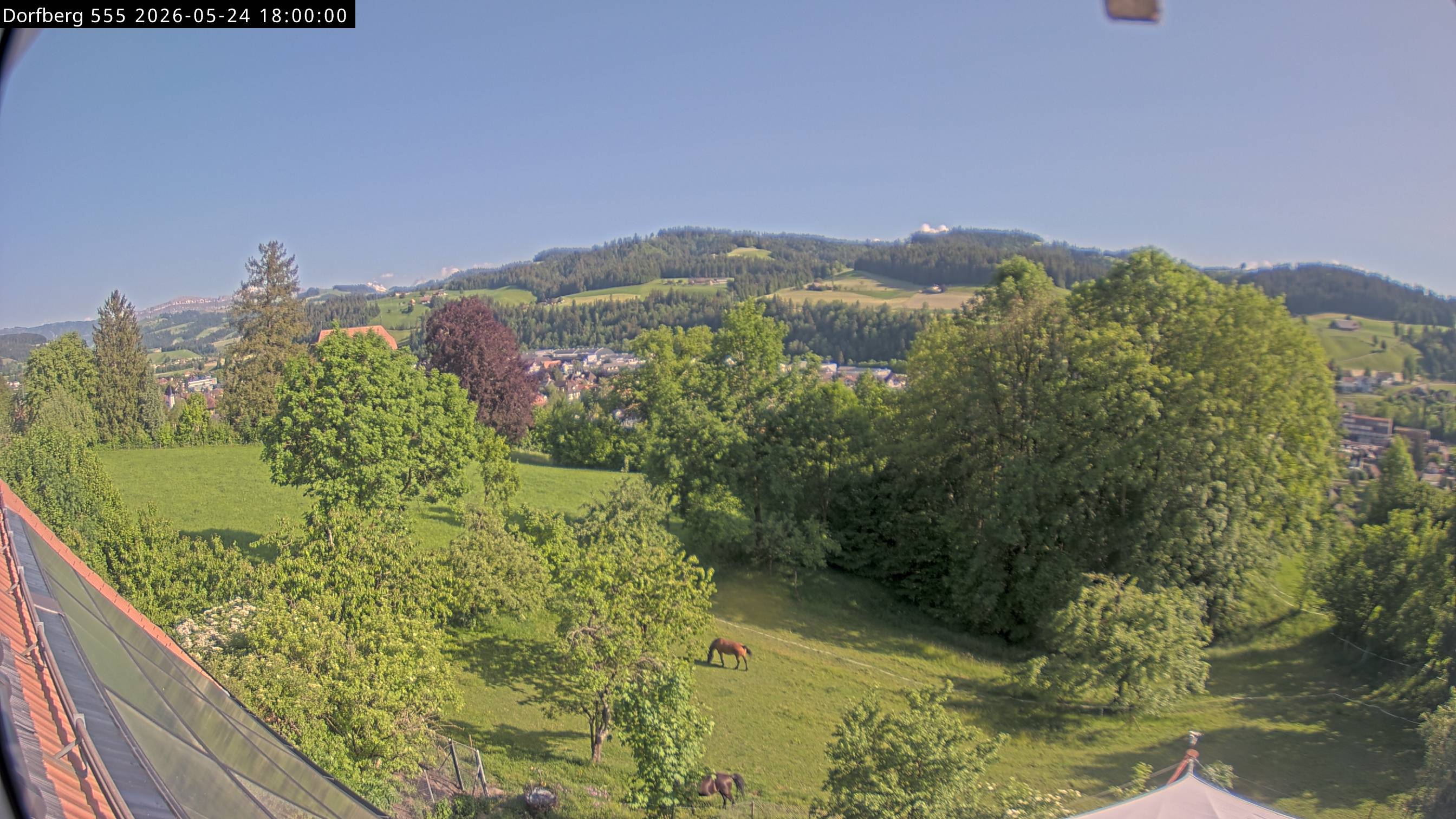 Webcam-Bild: Aussicht vom Dorfberg in Langnau 20260524-180000