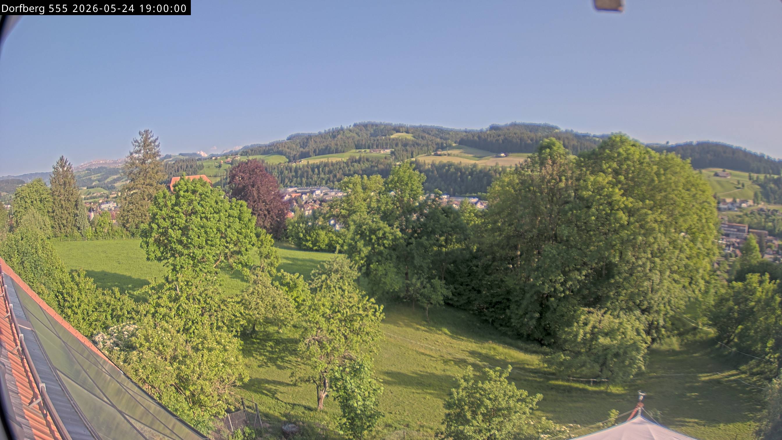 Webcam-Bild: Aussicht vom Dorfberg in Langnau 20260524-190000