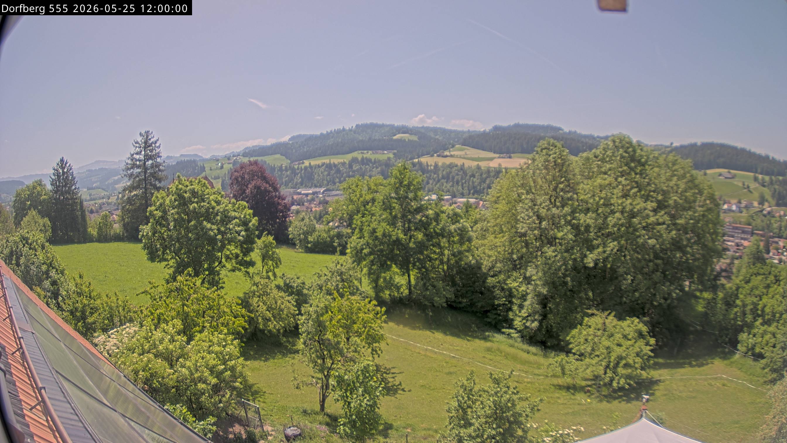 Webcam-Bild: Aussicht vom Dorfberg in Langnau 20260525-120000