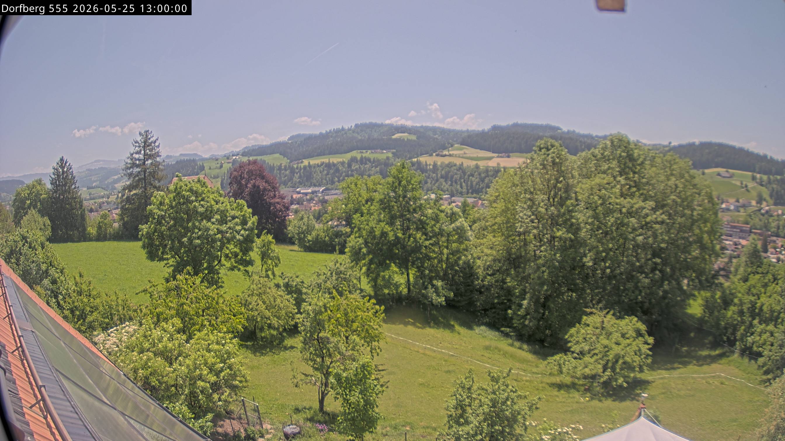 Webcam-Bild: Aussicht vom Dorfberg in Langnau 20260525-130000