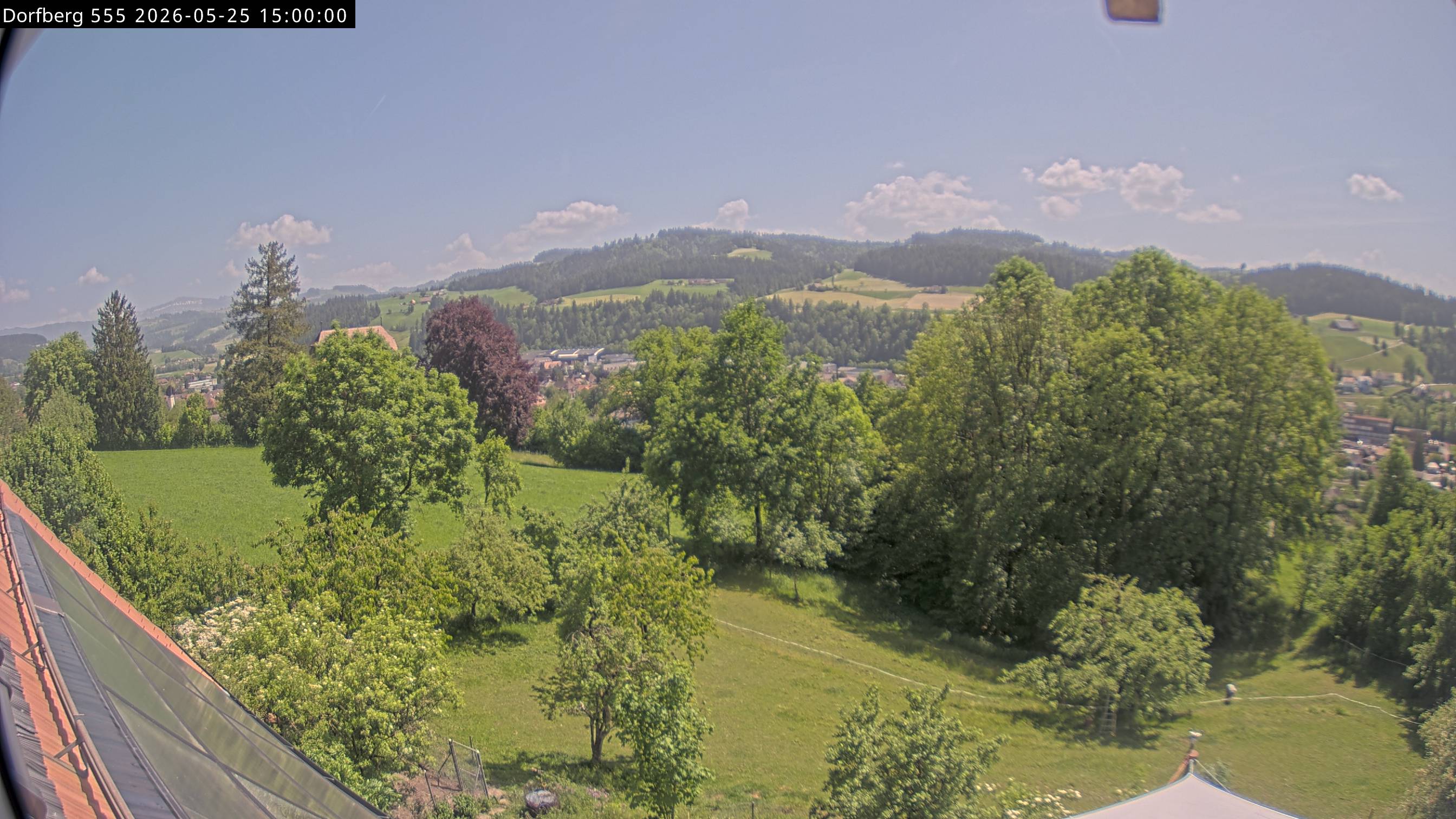 Webcam-Bild: Aussicht vom Dorfberg in Langnau 20260525-150000