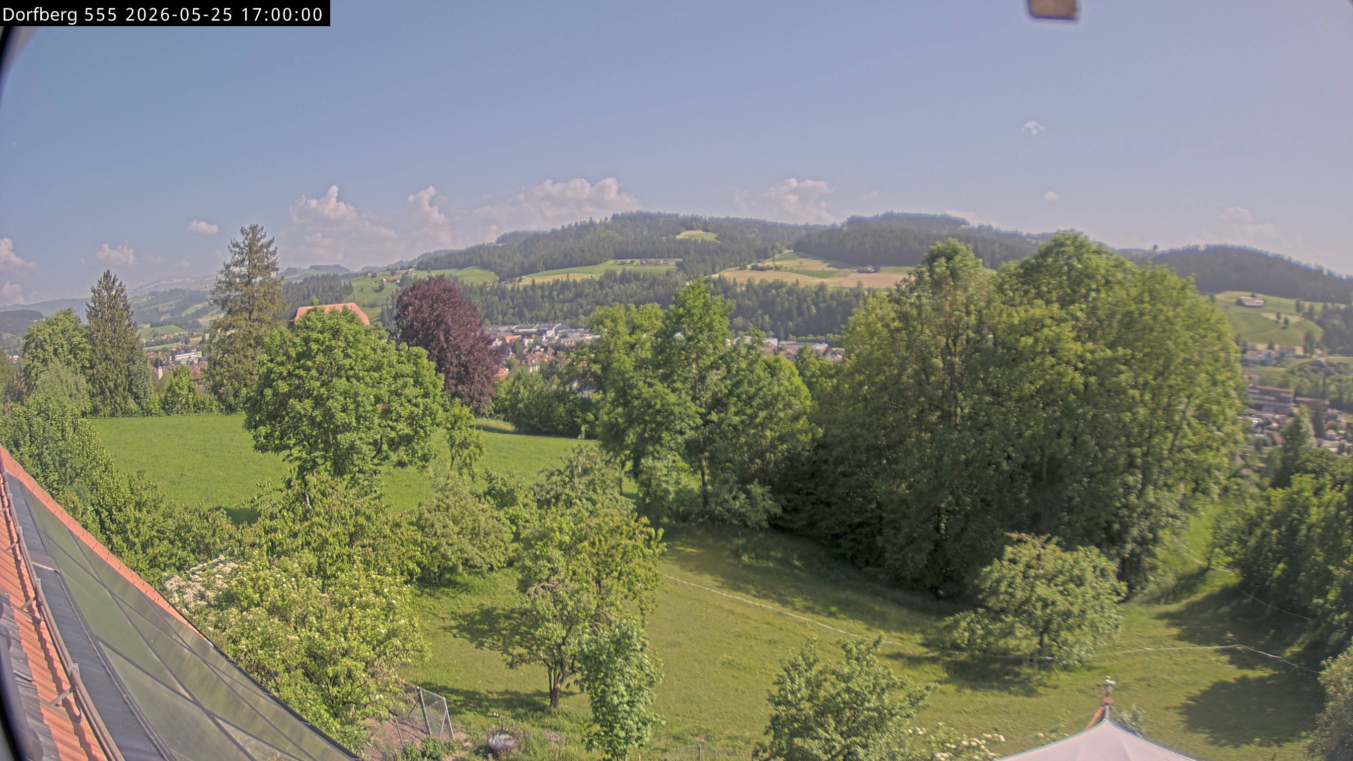 Webcam-Bild: Aussicht vom Dorfberg in Langnau 20260525-170000