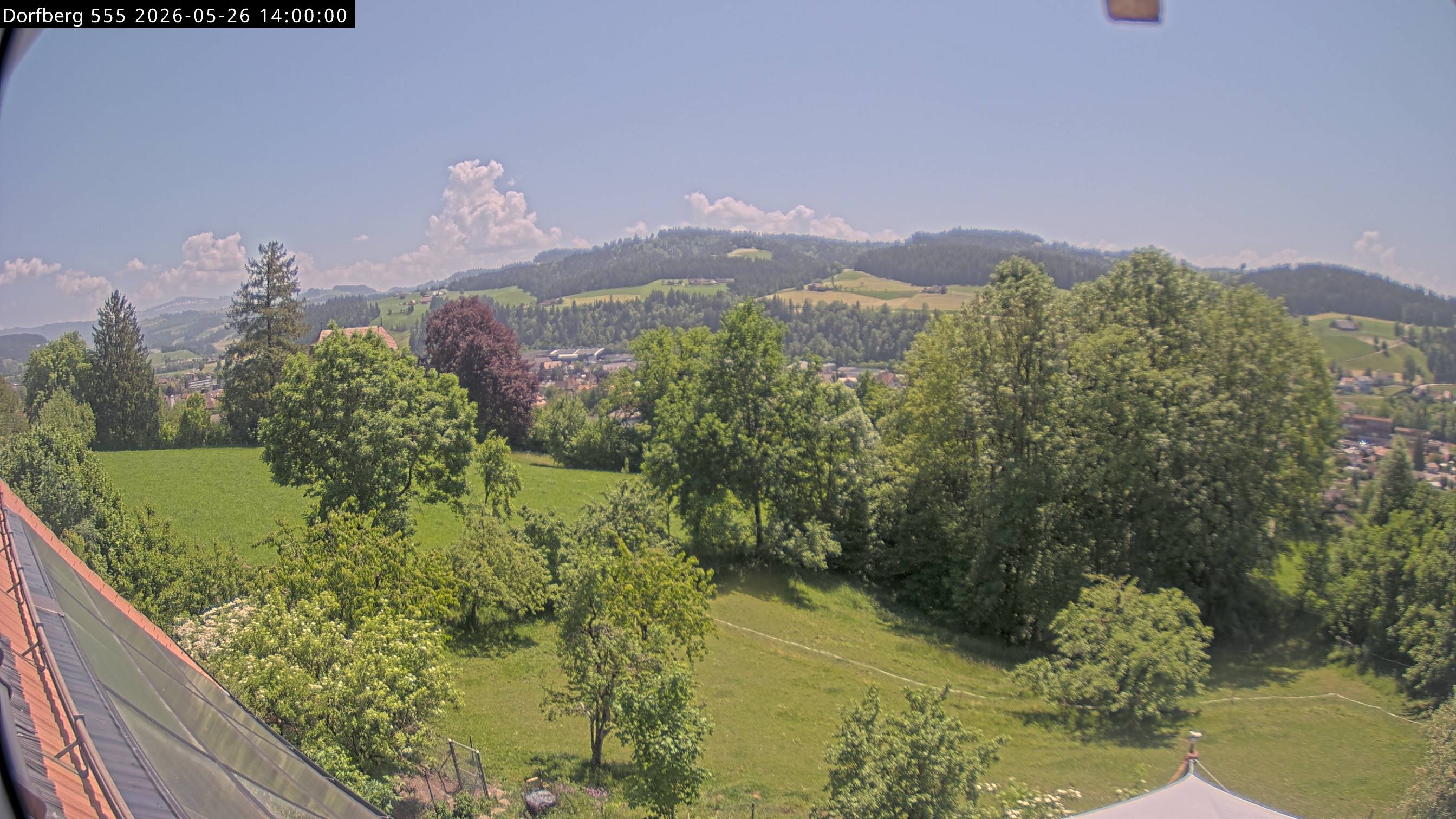 Webcam-Bild: Aussicht vom Dorfberg in Langnau 20260526-140000