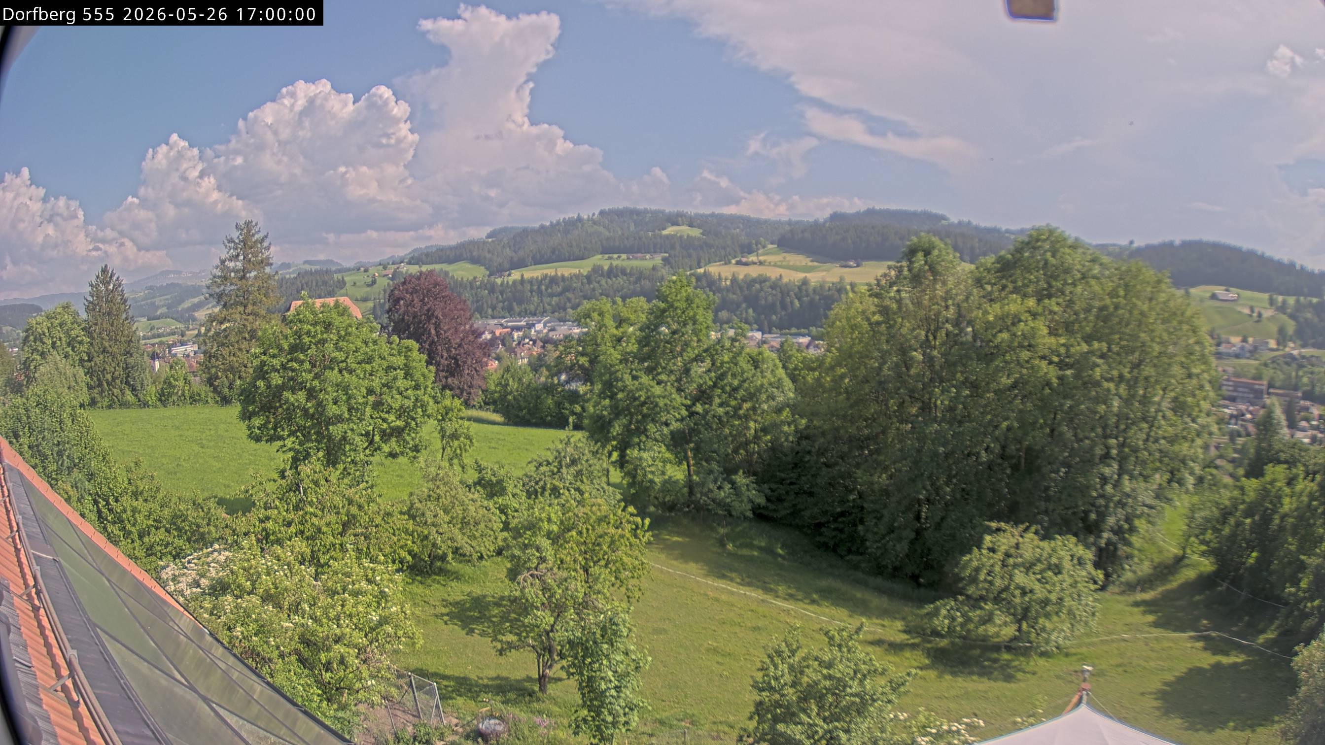 Webcam-Bild: Aussicht vom Dorfberg in Langnau 20260526-170000