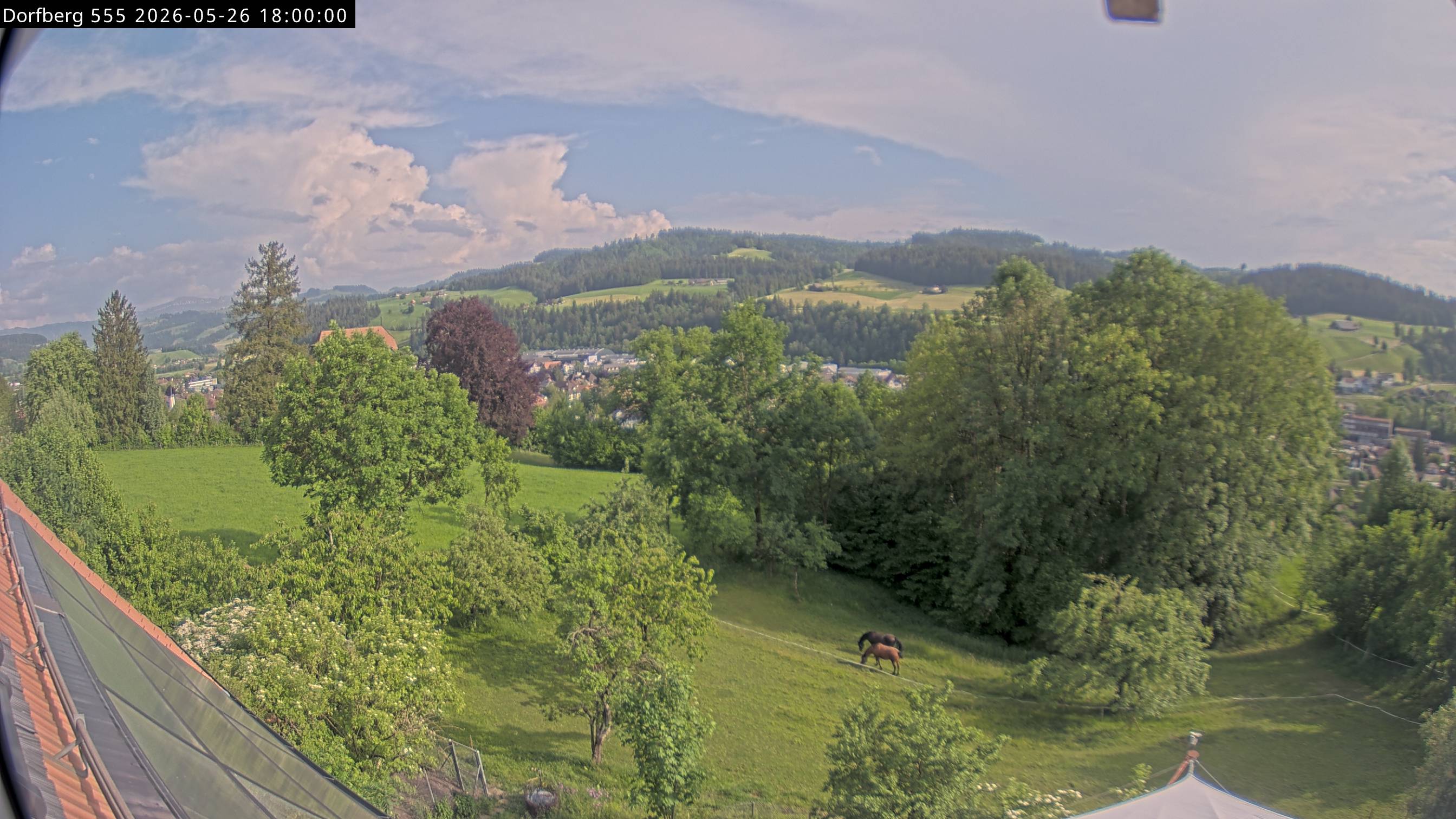Webcam-Bild: Aussicht vom Dorfberg in Langnau 20260526-180000