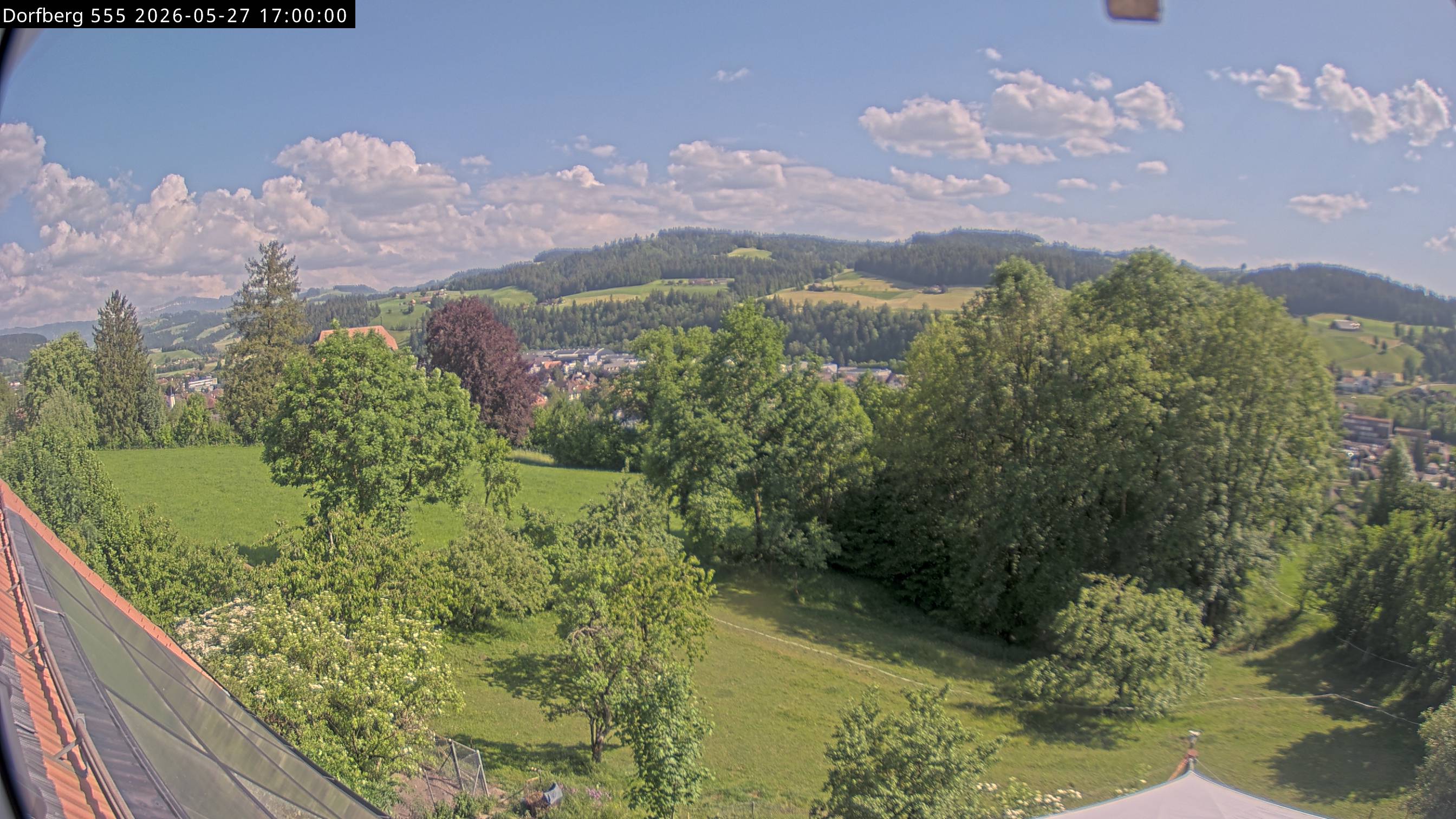 Webcam-Bild: Aussicht vom Dorfberg in Langnau 20260527-170000