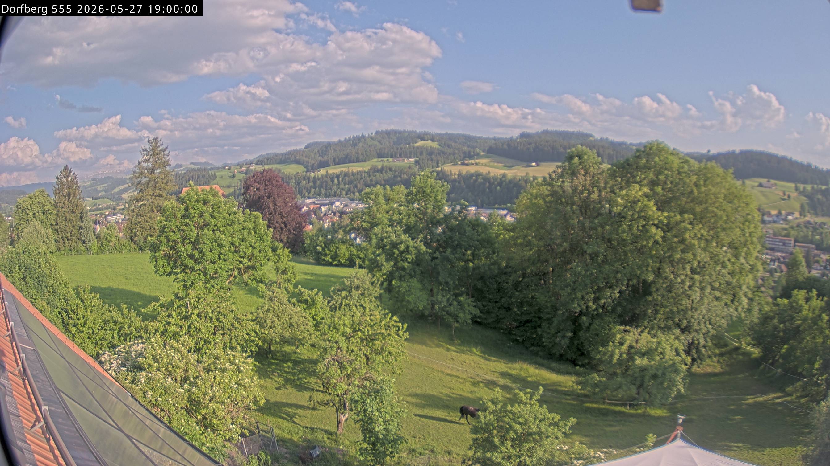 Webcam-Bild: Aussicht vom Dorfberg in Langnau 20260527-190000