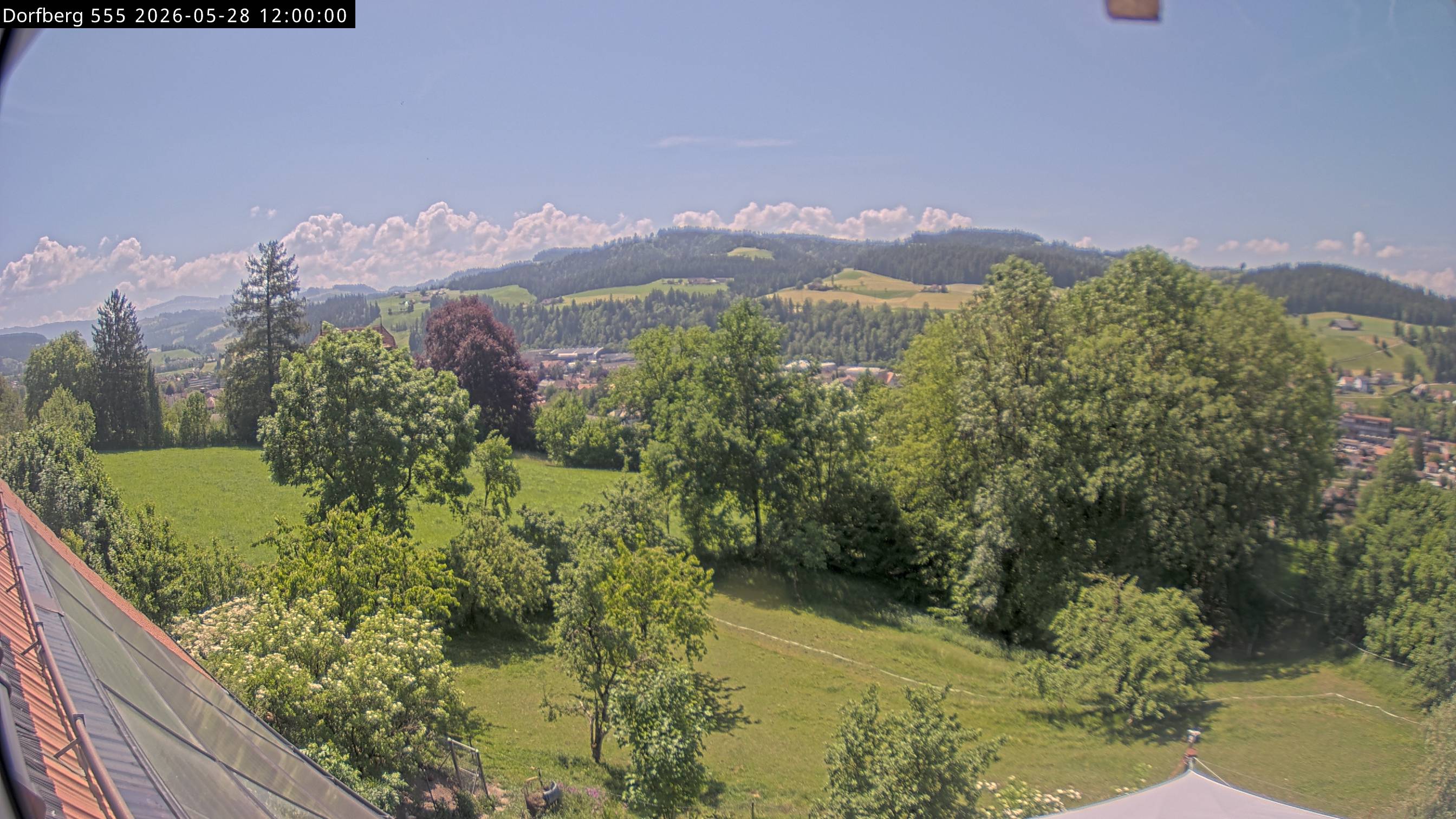 Webcam-Bild: Aussicht vom Dorfberg in Langnau 20260528-120000
