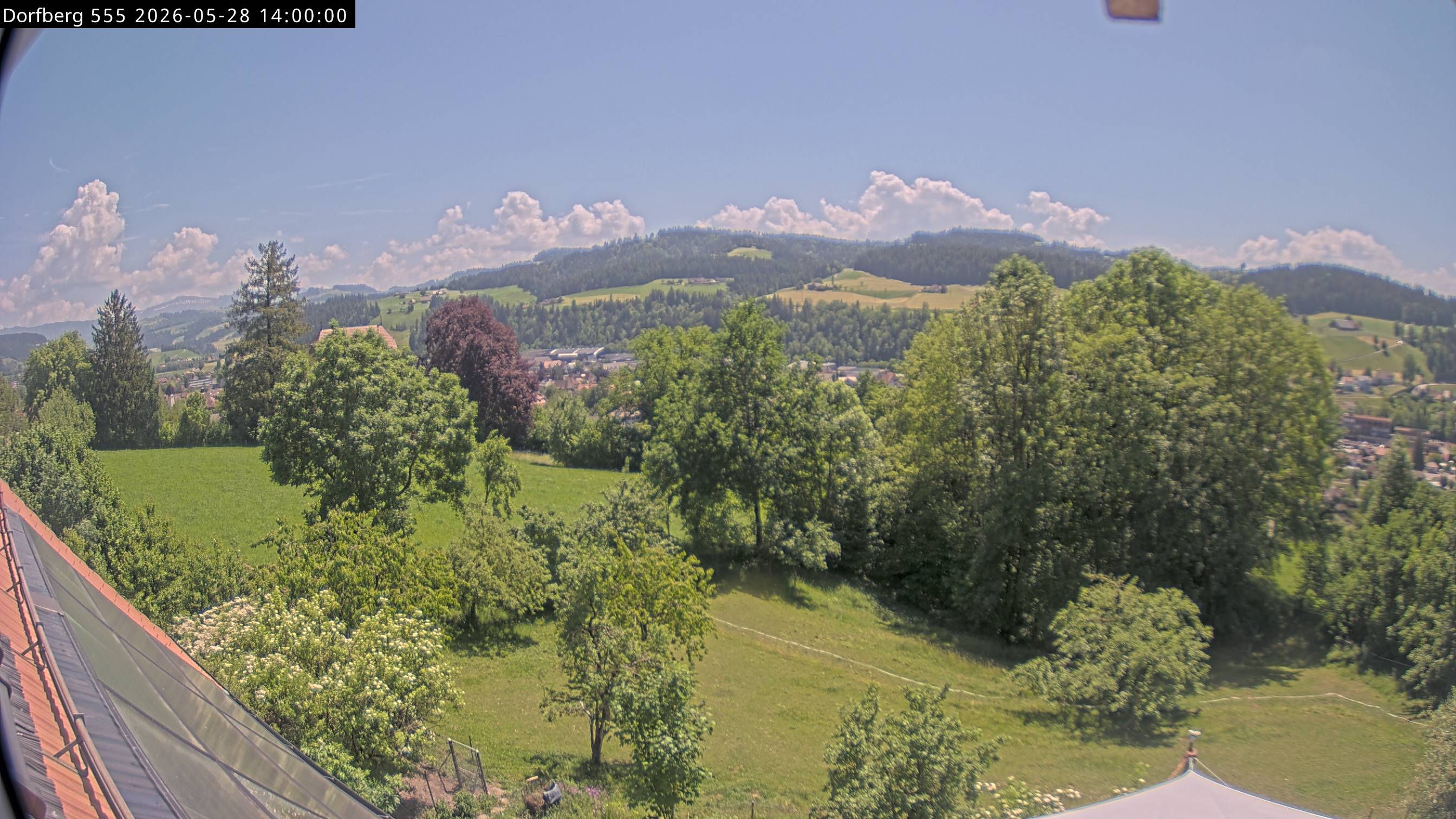 Webcam-Bild: Aussicht vom Dorfberg in Langnau 20260528-140000