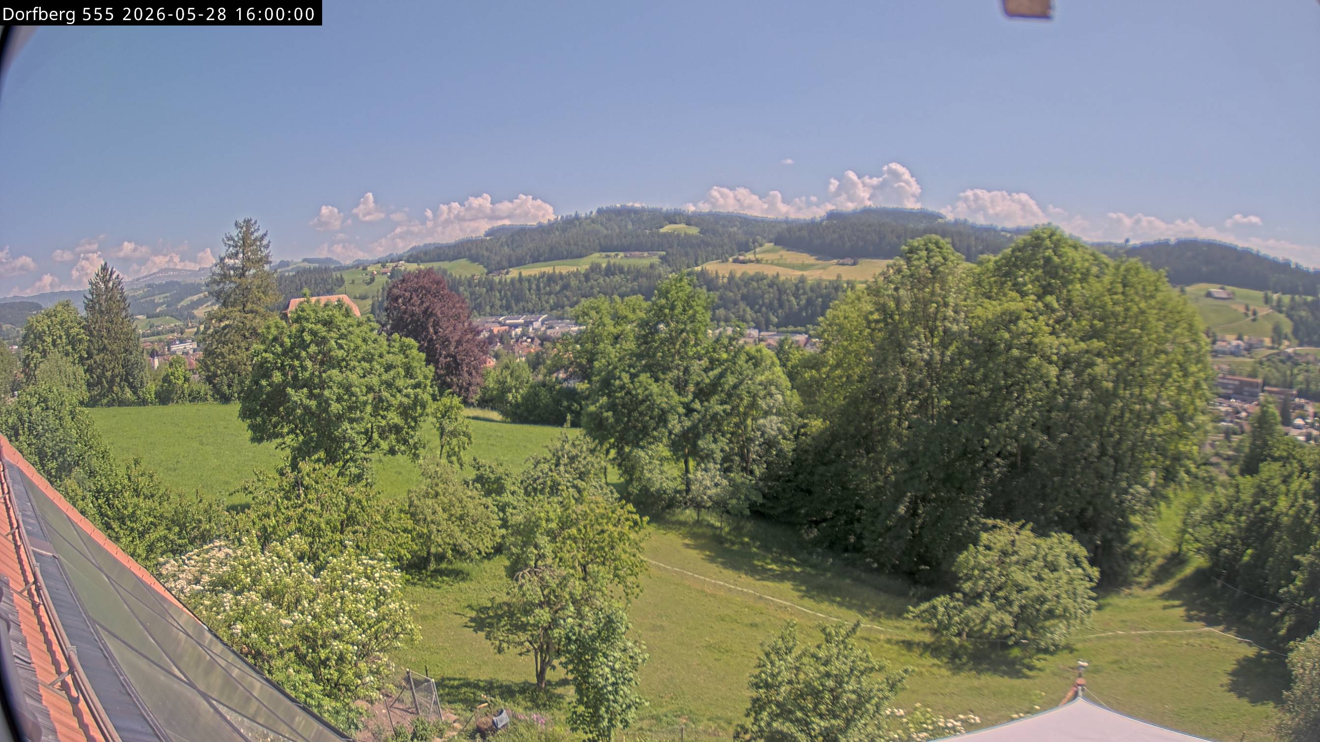 Webcam-Bild: Aussicht vom Dorfberg in Langnau 20260528-160000