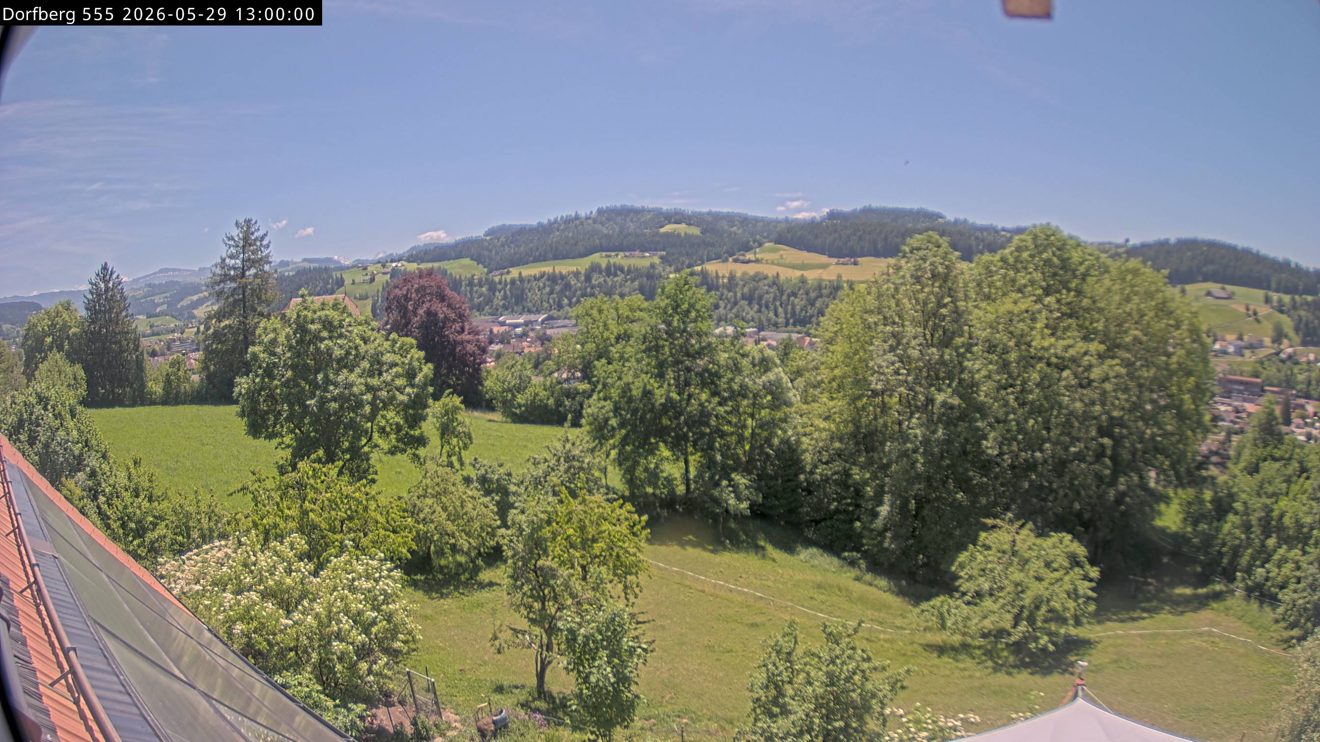 Webcam-Bild: Aussicht vom Dorfberg in Langnau 20260529-130000