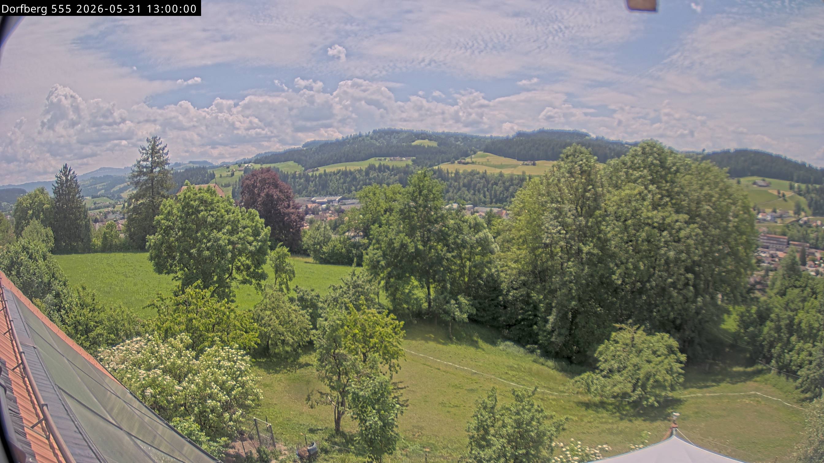 Webcam-Bild: Aussicht vom Dorfberg in Langnau 20260531-130000