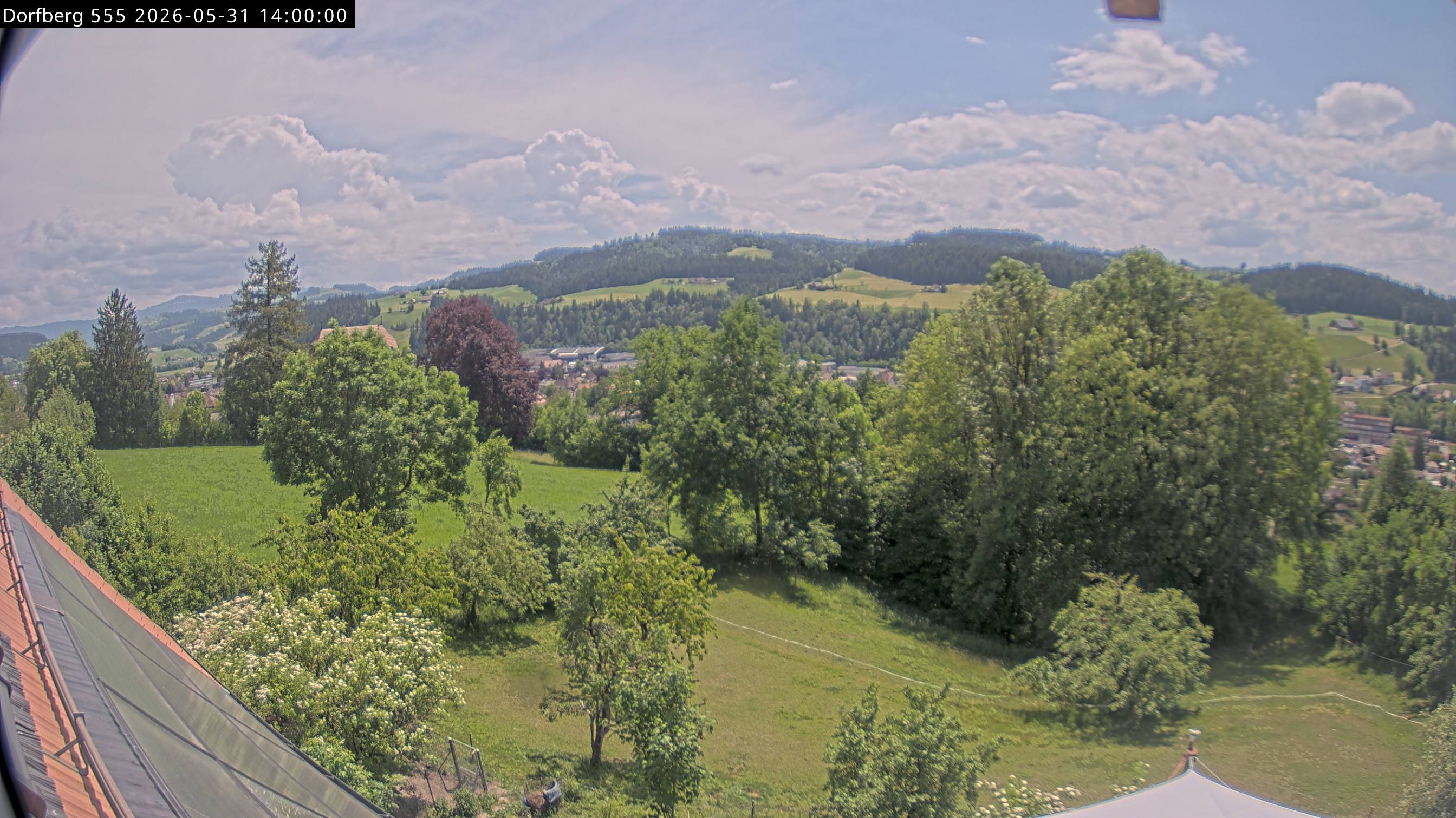 Webcam-Bild: Aussicht vom Dorfberg in Langnau 20260531-140000