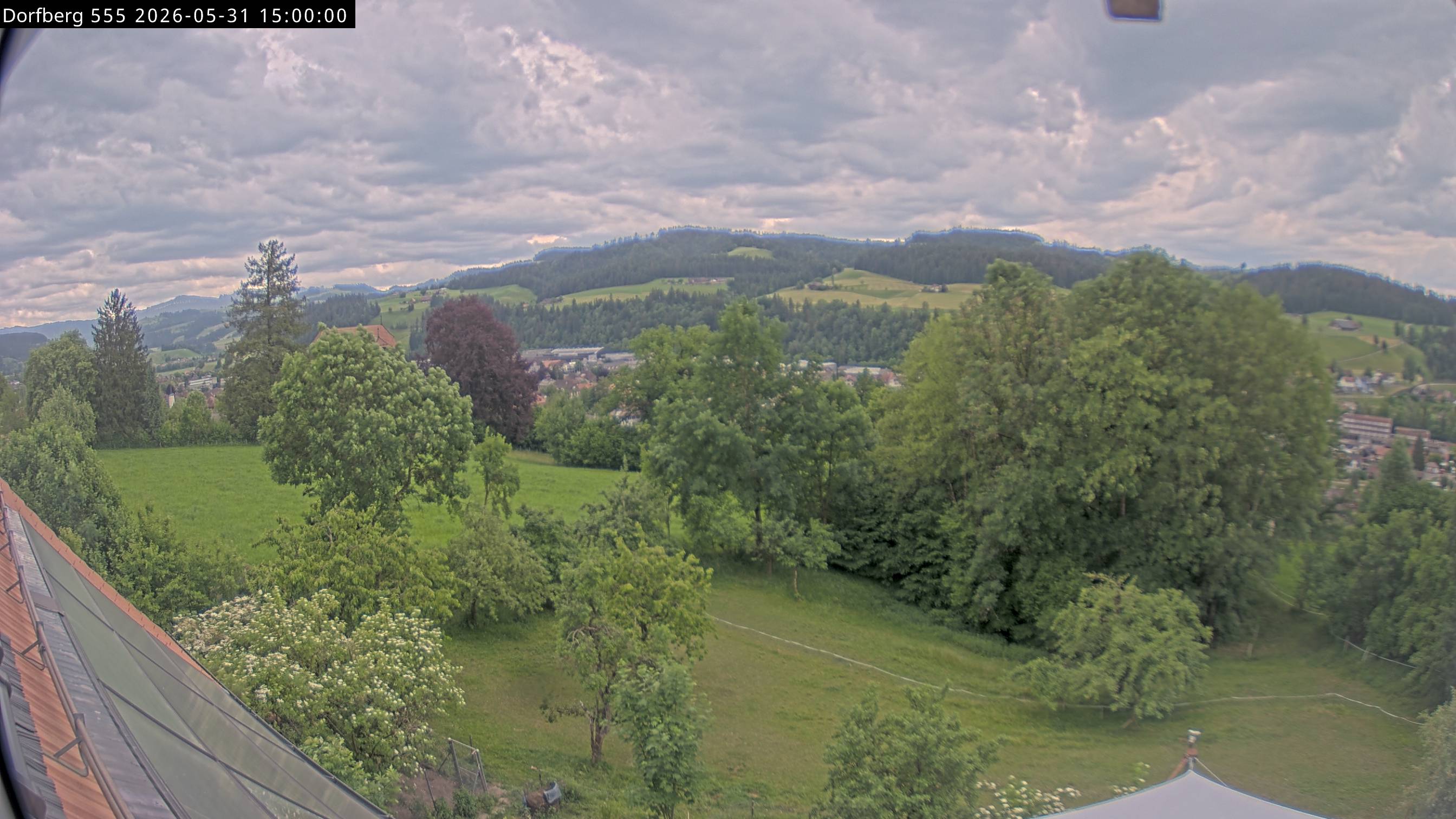 Webcam-Bild: Aussicht vom Dorfberg in Langnau 20260531-150000