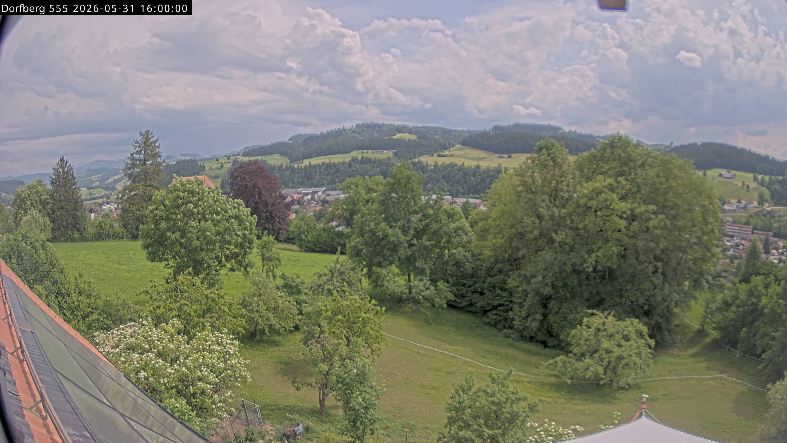 Webcam-Bild: Aussicht vom Dorfberg in Langnau 20260531-160000