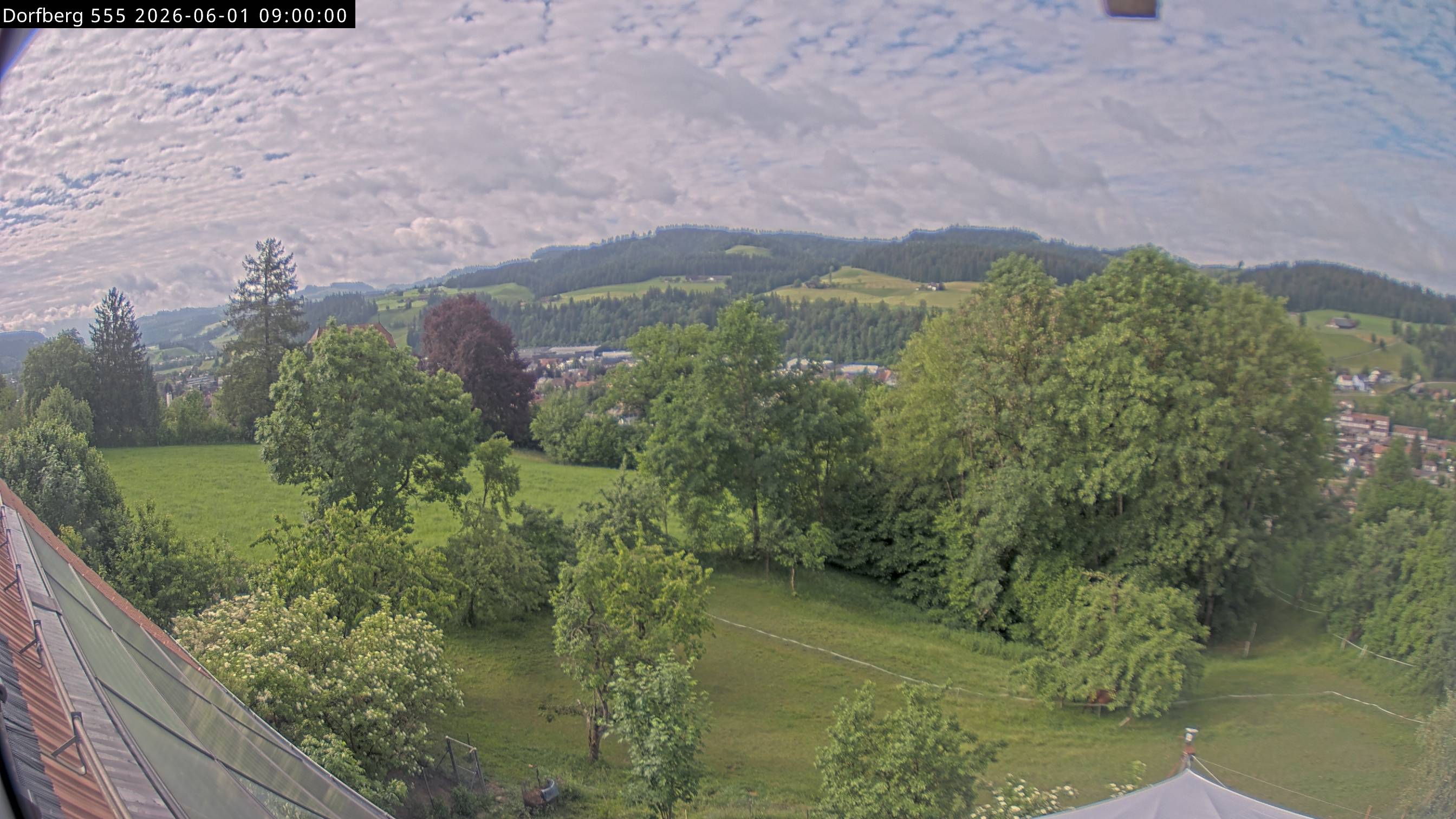 Webcam-Bild: Aussicht vom Dorfberg in Langnau 20260601-090000