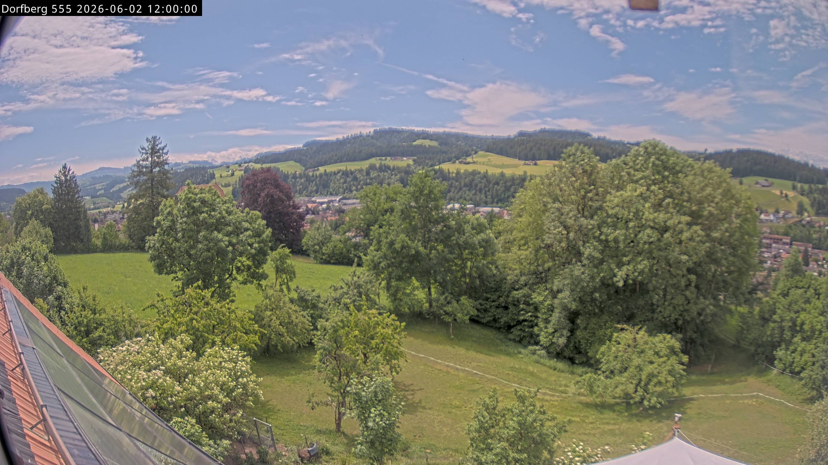 Webcam-Bild: Aussicht vom Dorfberg in Langnau 20260602-120000
