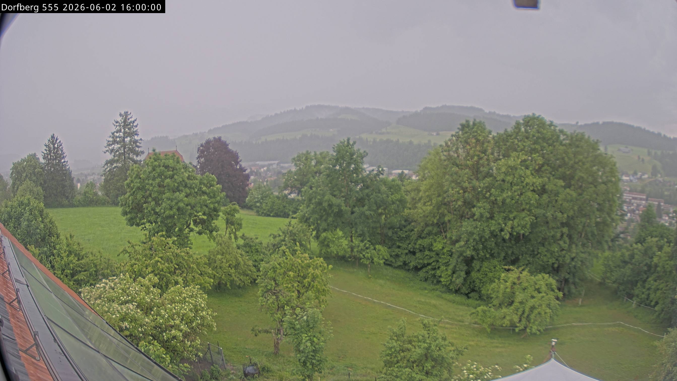 Webcam-Bild: Aussicht vom Dorfberg in Langnau 20260602-160000