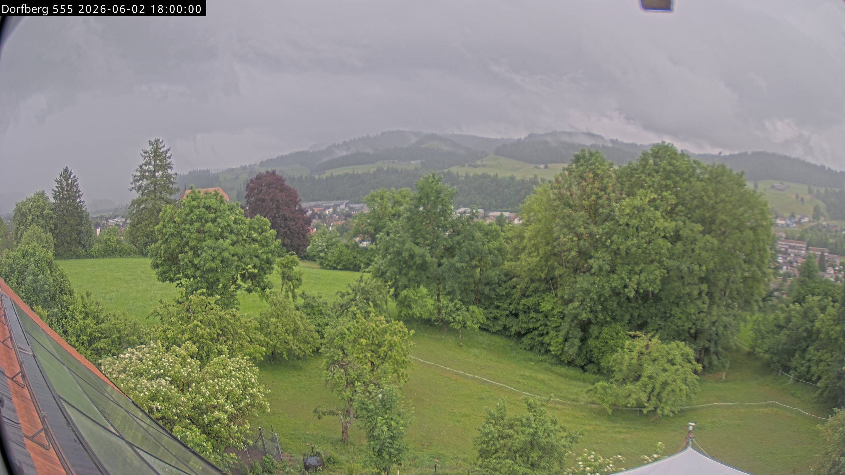 Webcam-Bild: Aussicht vom Dorfberg in Langnau 20260602-180000