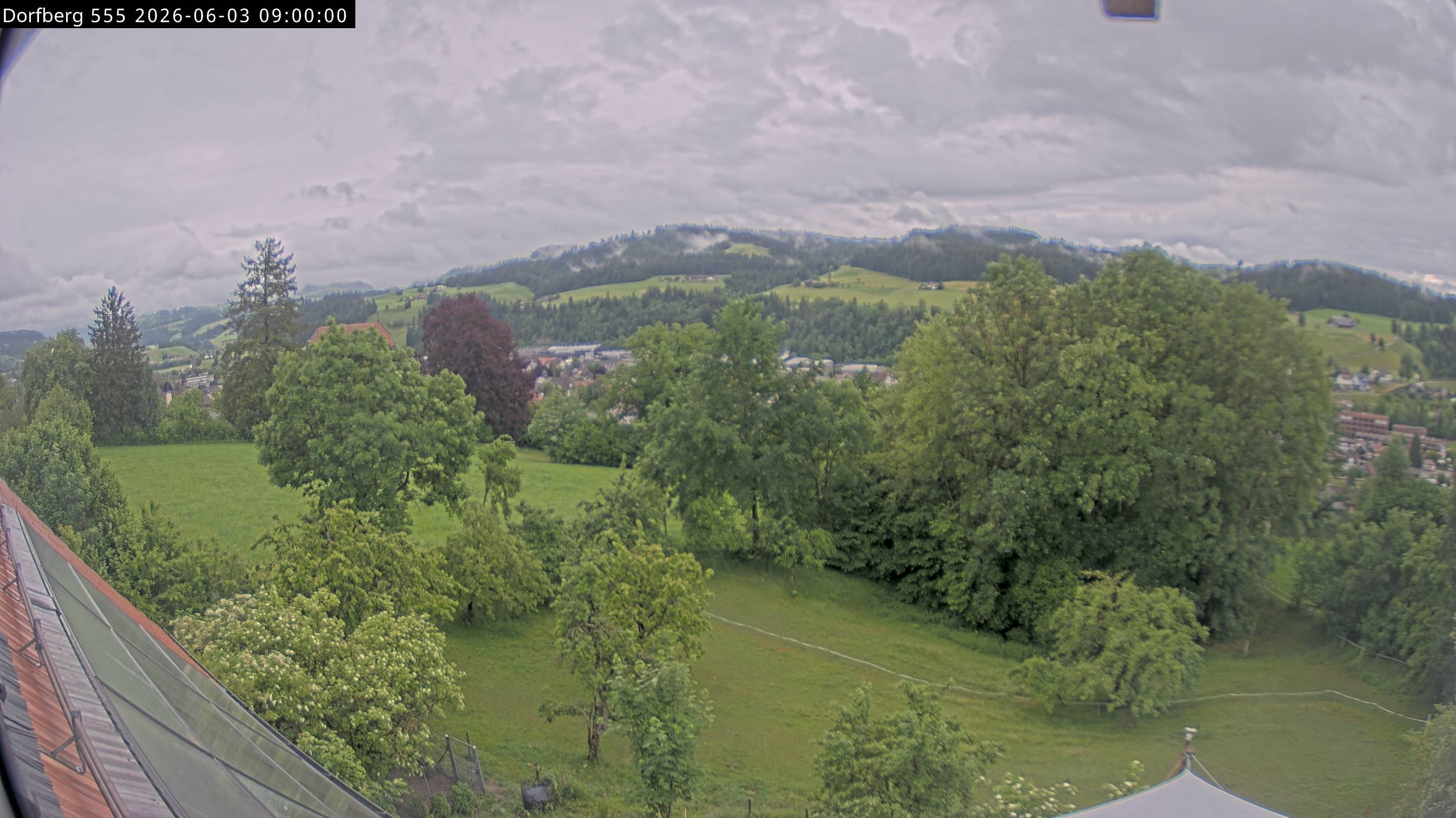 Webcam-Bild: Aussicht vom Dorfberg in Langnau 20260603-090000