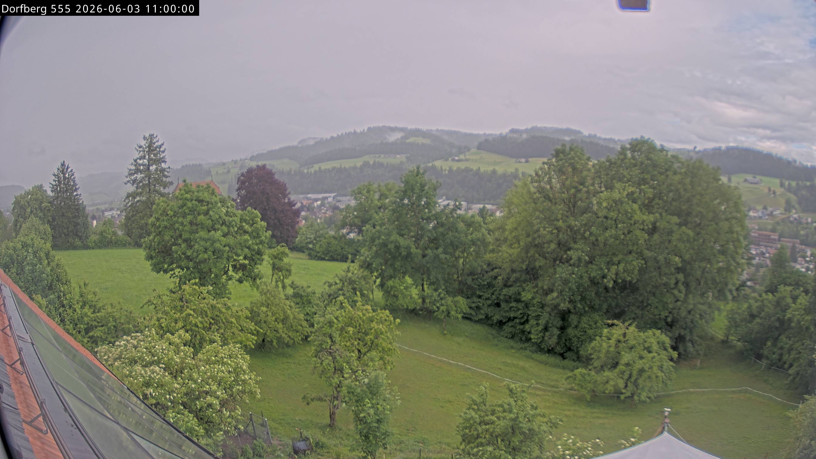 Webcam-Bild: Aussicht vom Dorfberg in Langnau 20260603-110000
