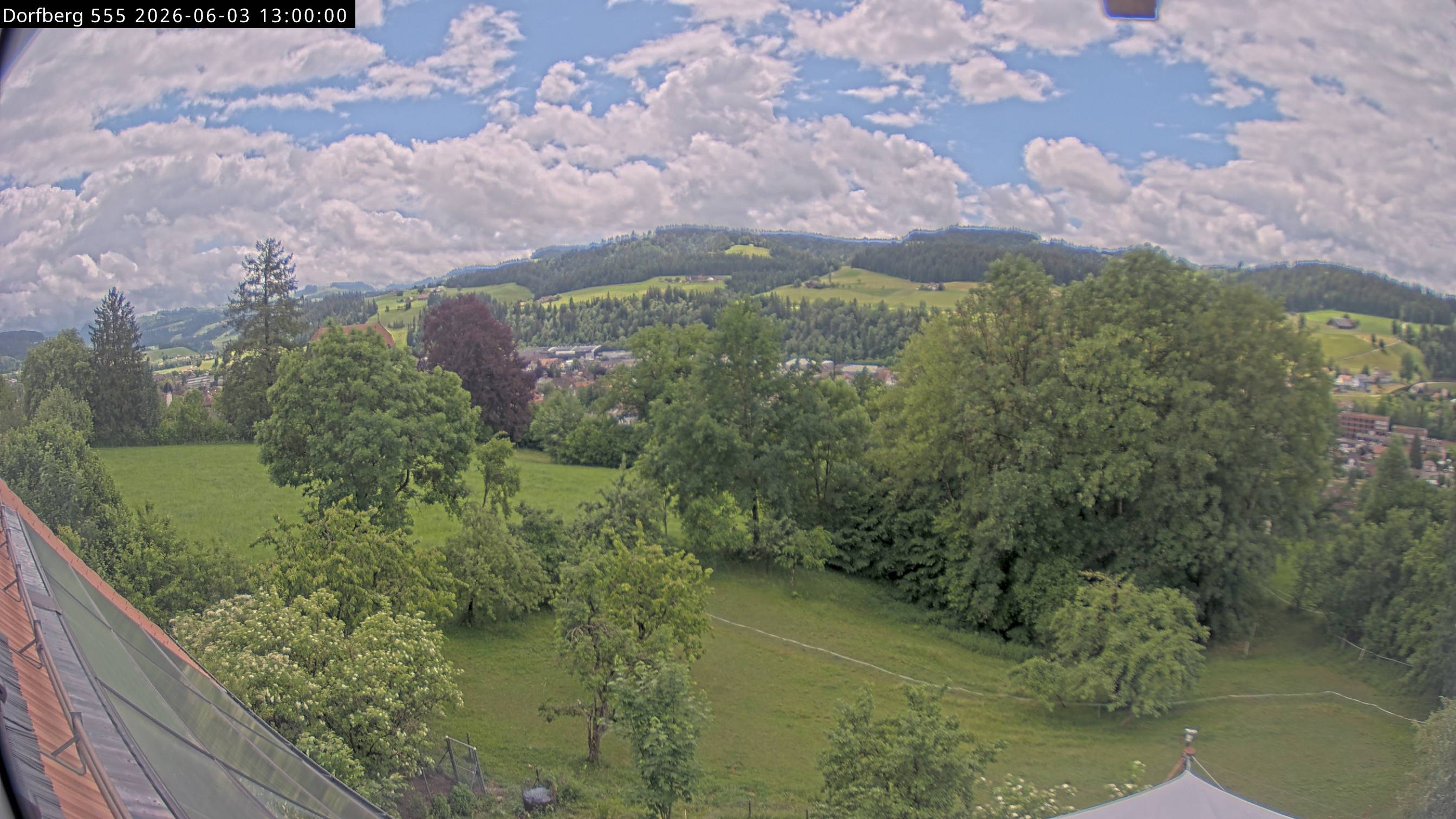 Webcam-Bild: Aussicht vom Dorfberg in Langnau 20260603-130000
