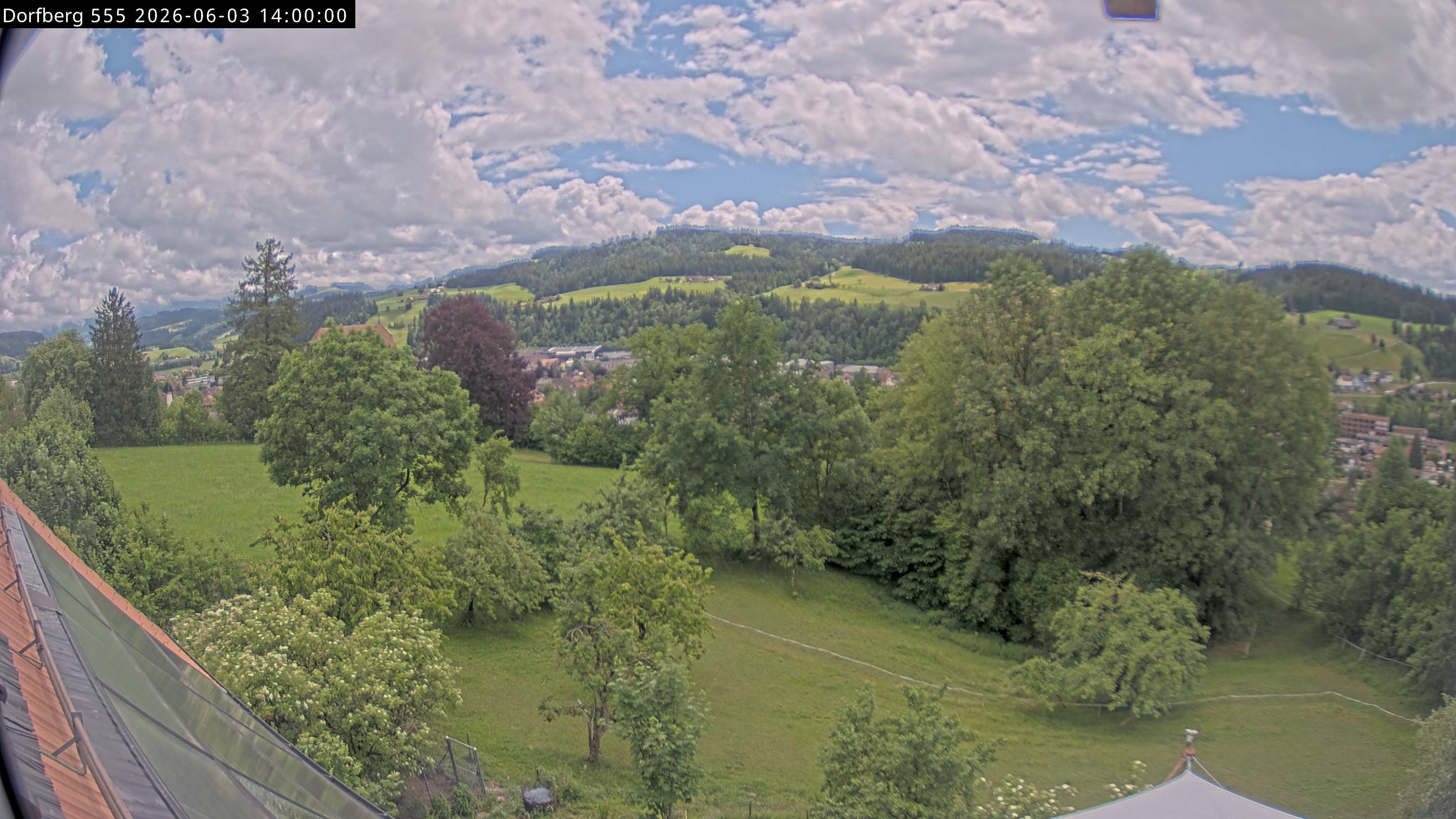 Webcam-Bild: Aussicht vom Dorfberg in Langnau 20260603-140000