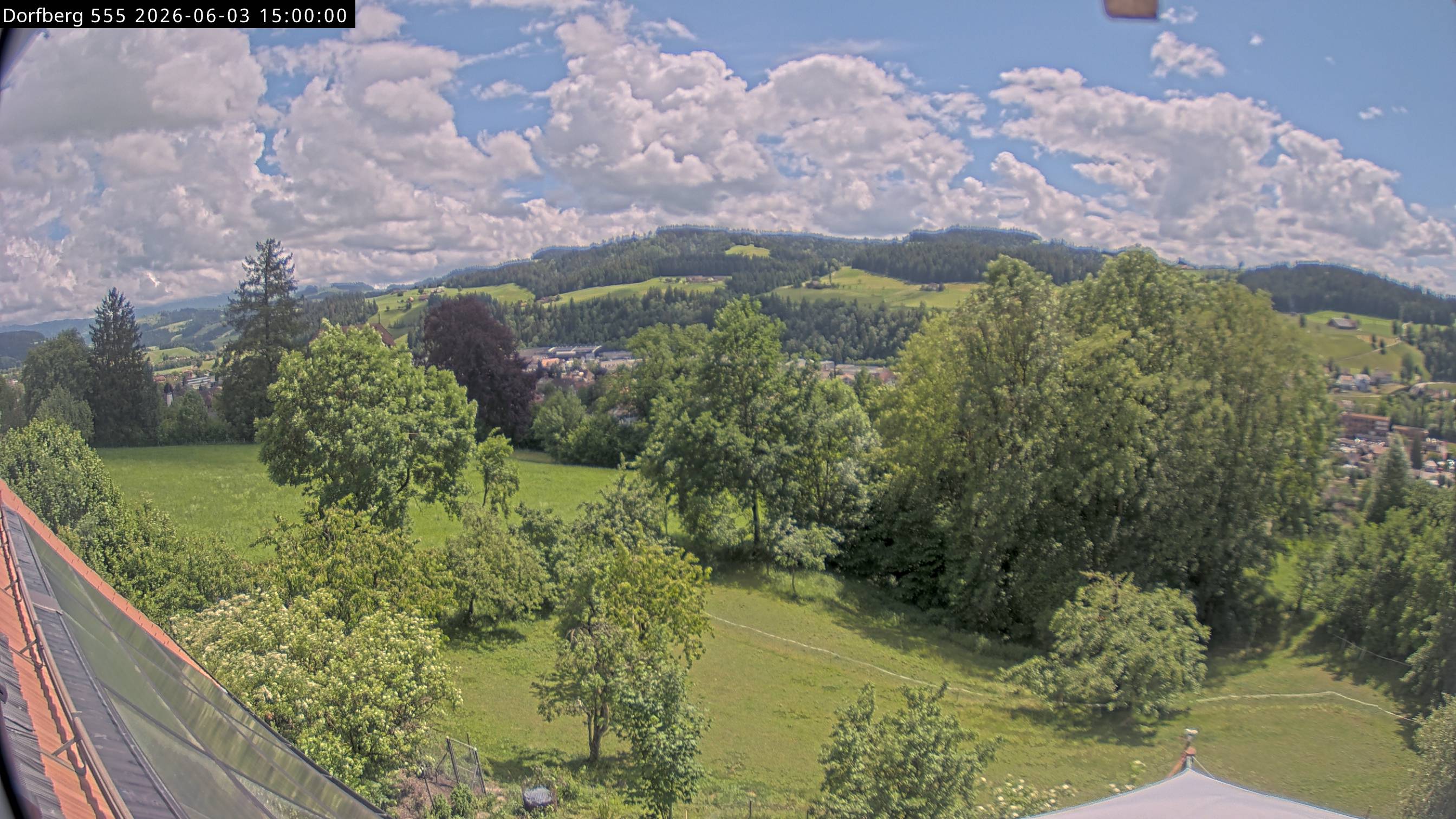 Webcam-Bild: Aussicht vom Dorfberg in Langnau 20260603-150000