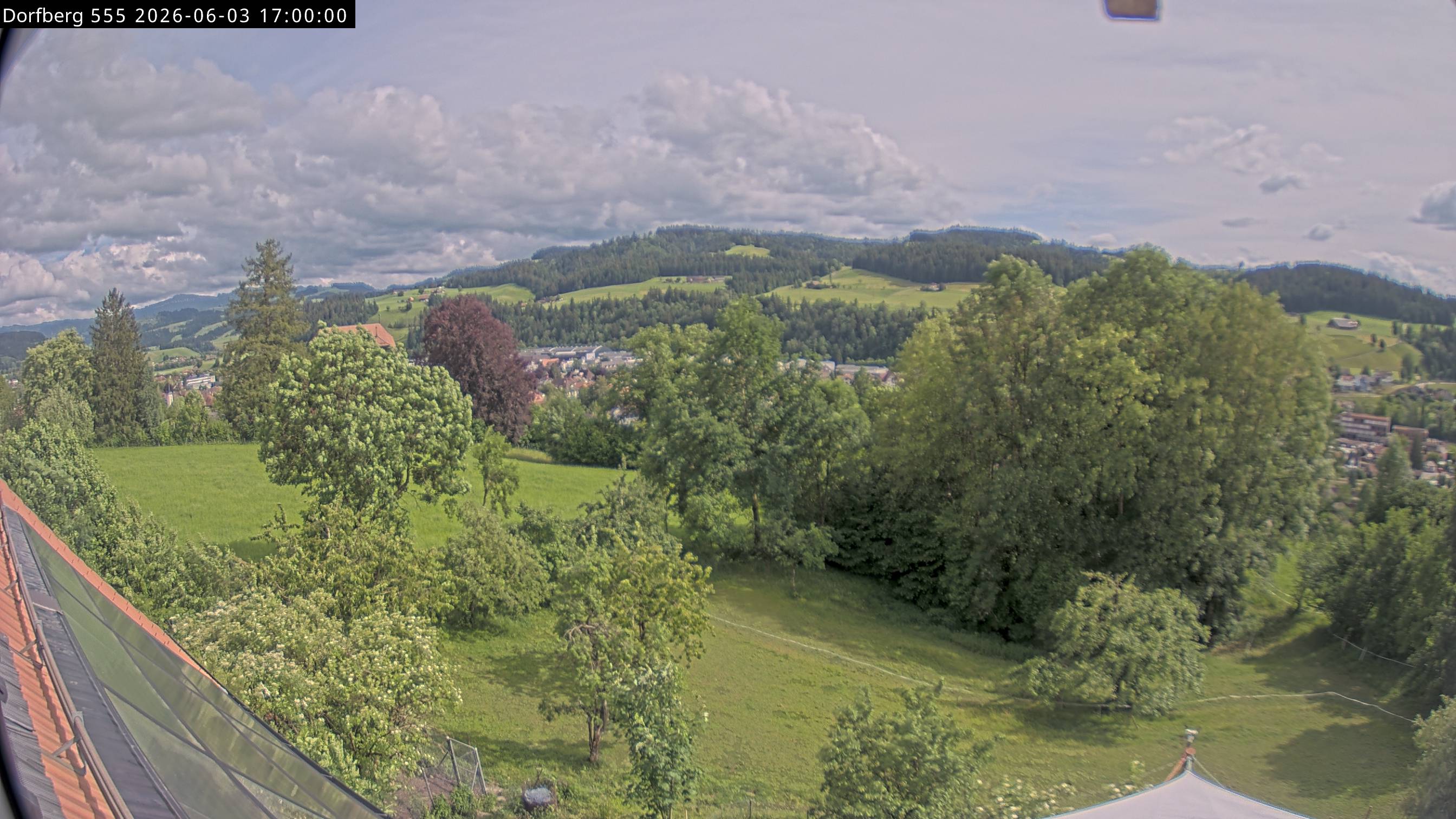 Webcam-Bild: Aussicht vom Dorfberg in Langnau 20260603-170000