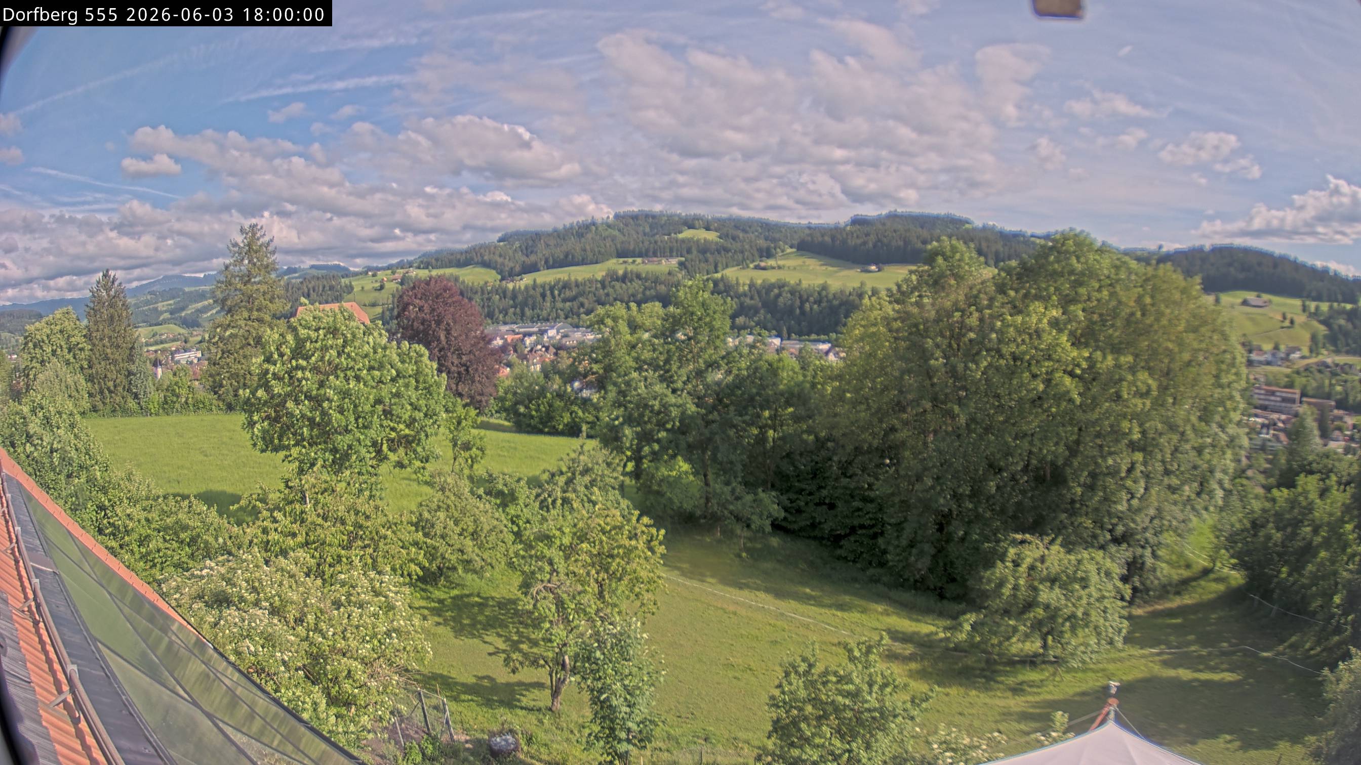 Webcam-Bild: Aussicht vom Dorfberg in Langnau 20260603-180000