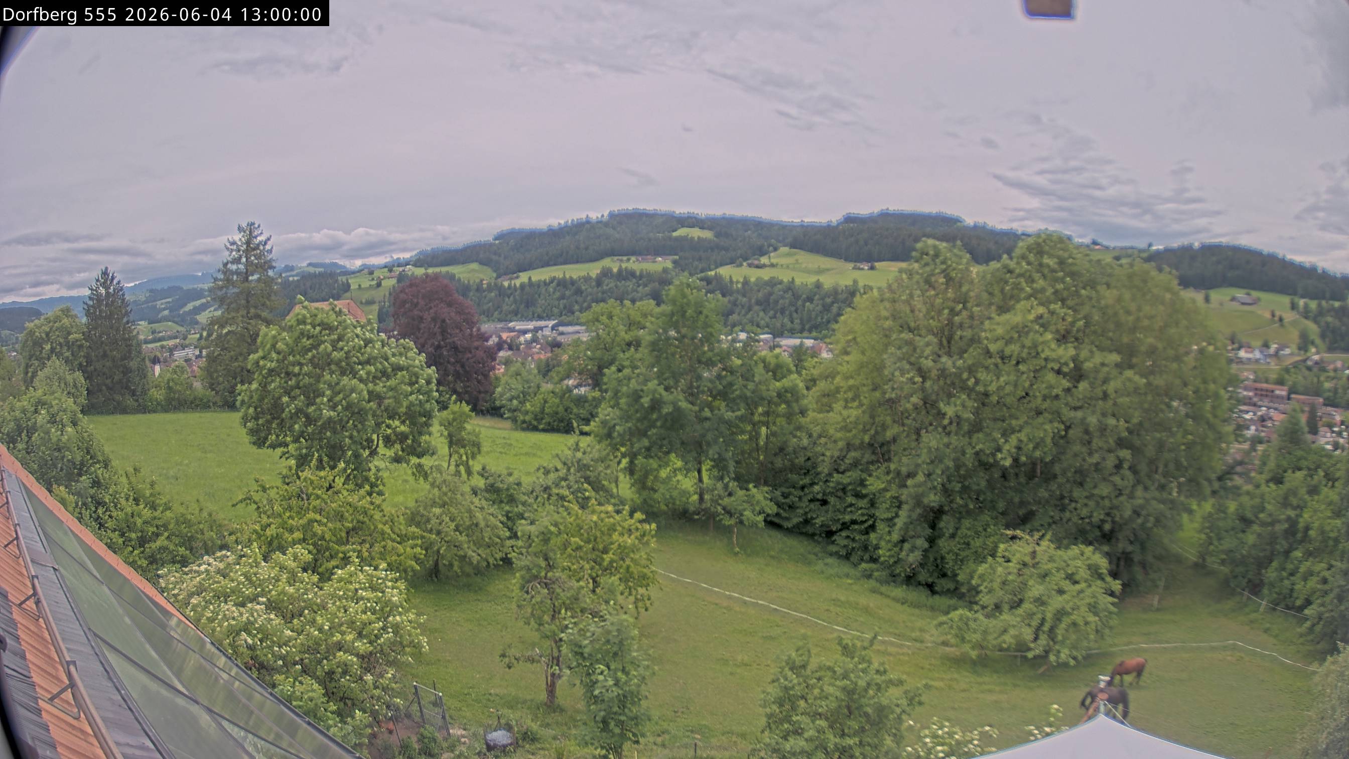 Webcam-Bild: Aussicht vom Dorfberg in Langnau 20260604-130000