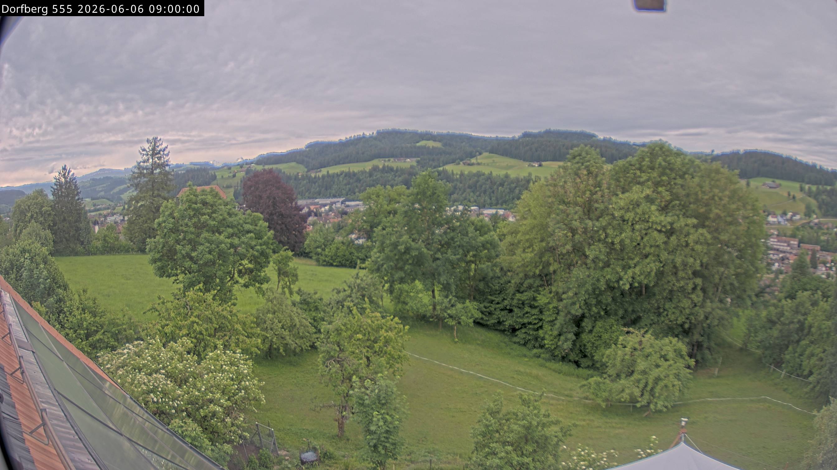 Webcam-Bild: Aussicht vom Dorfberg in Langnau 20260606-090000