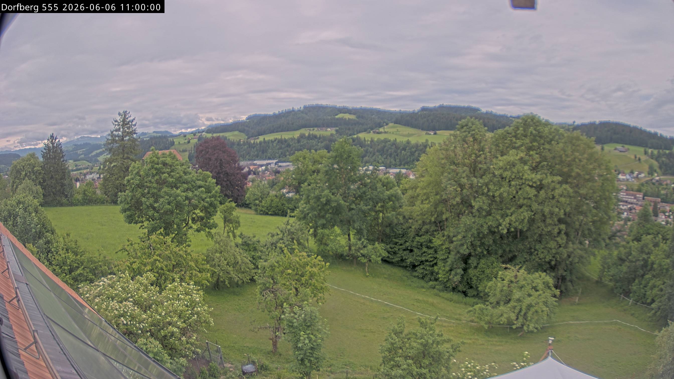 Webcam-Bild: Aussicht vom Dorfberg in Langnau 20260606-110000